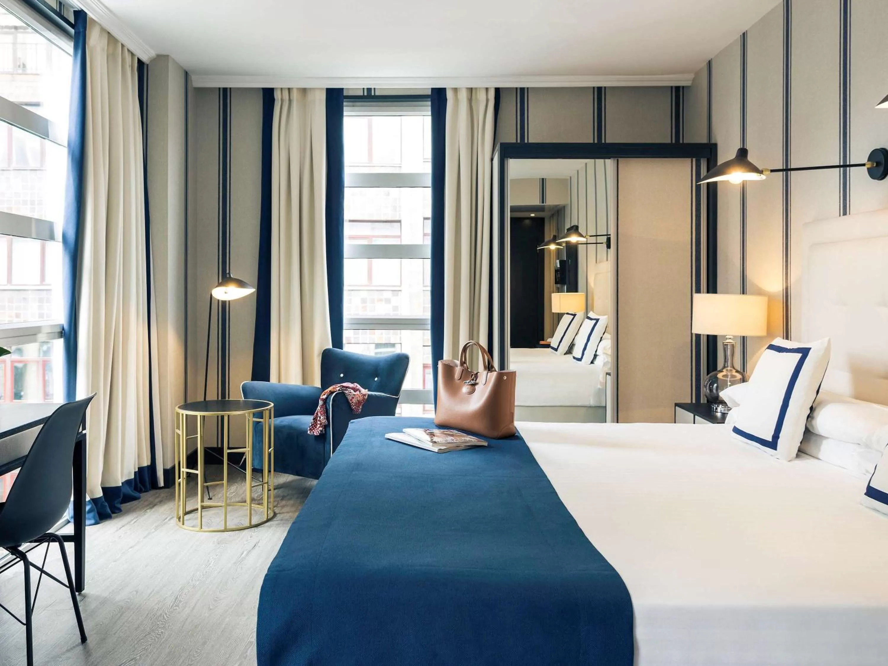 Photo of the whole room, Bed in Hotel Mercure Jardines de Albia