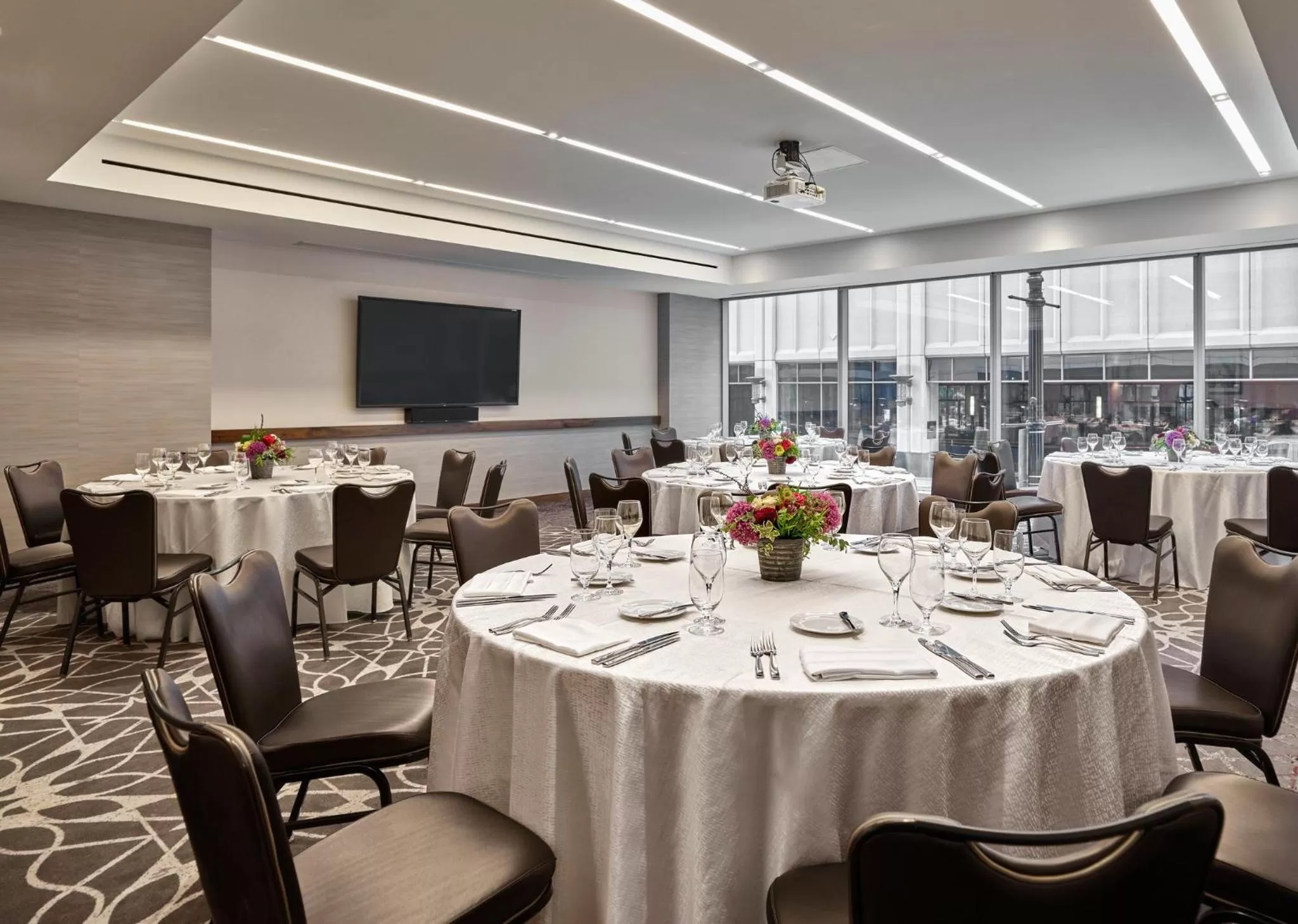 Meeting/conference room in Loews Chicago Hotel