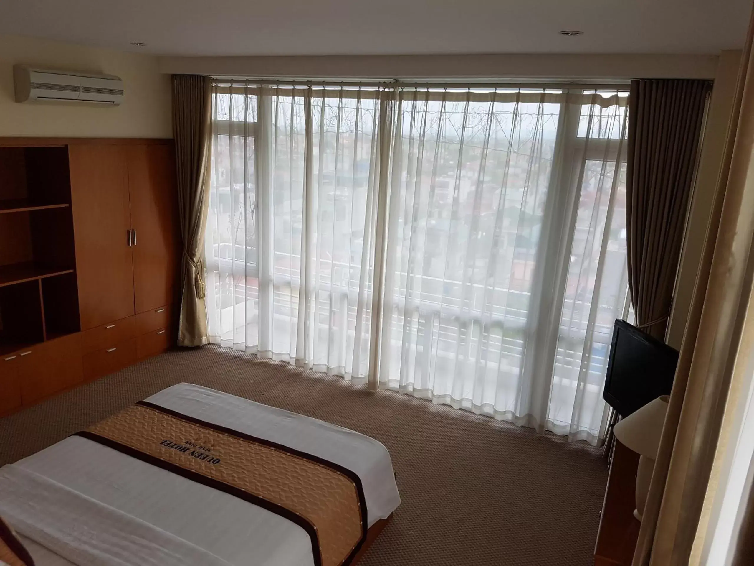Bed in The Queen Hotel Ninh Binh