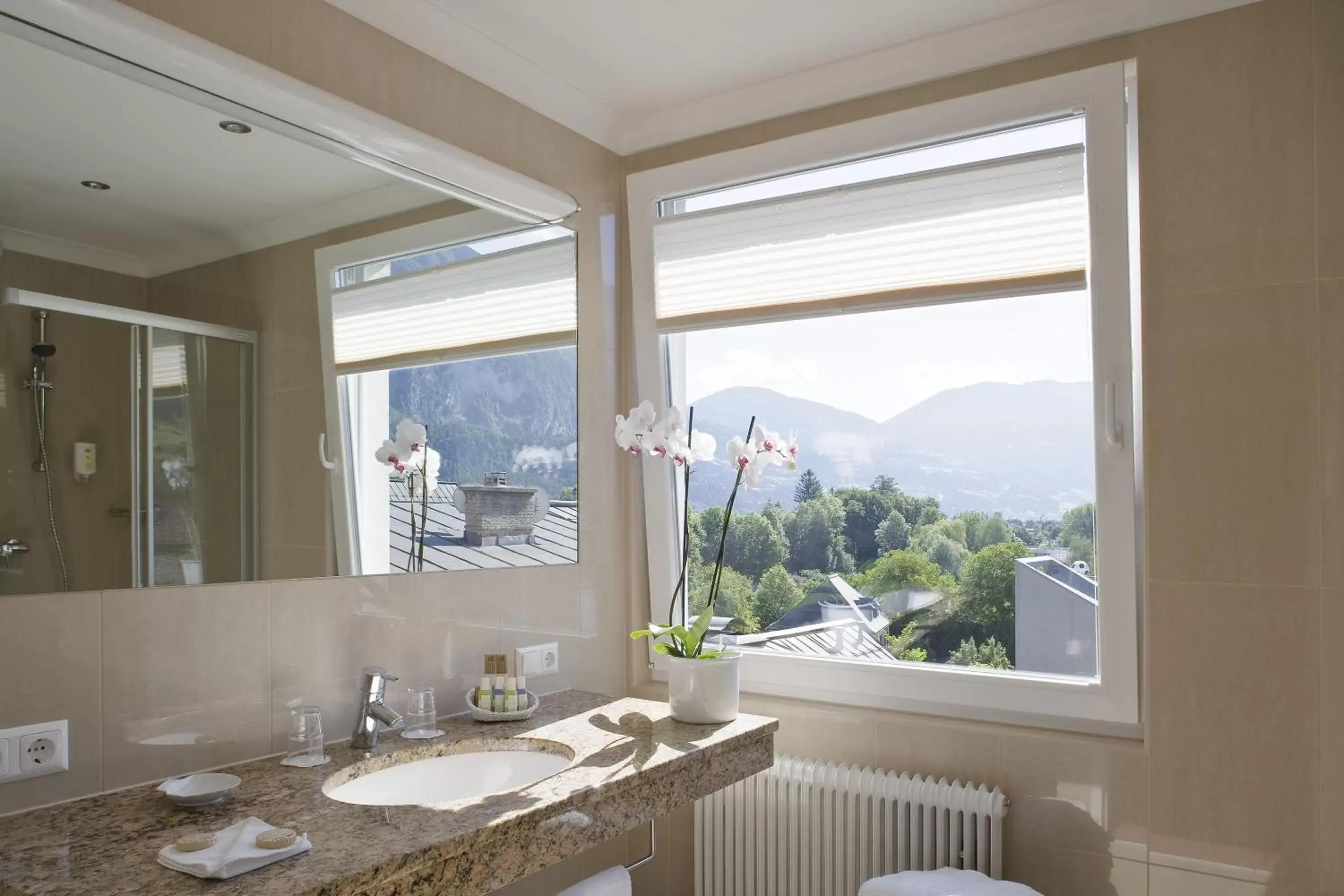 Bathroom in Vergeiner's Hotel Traube