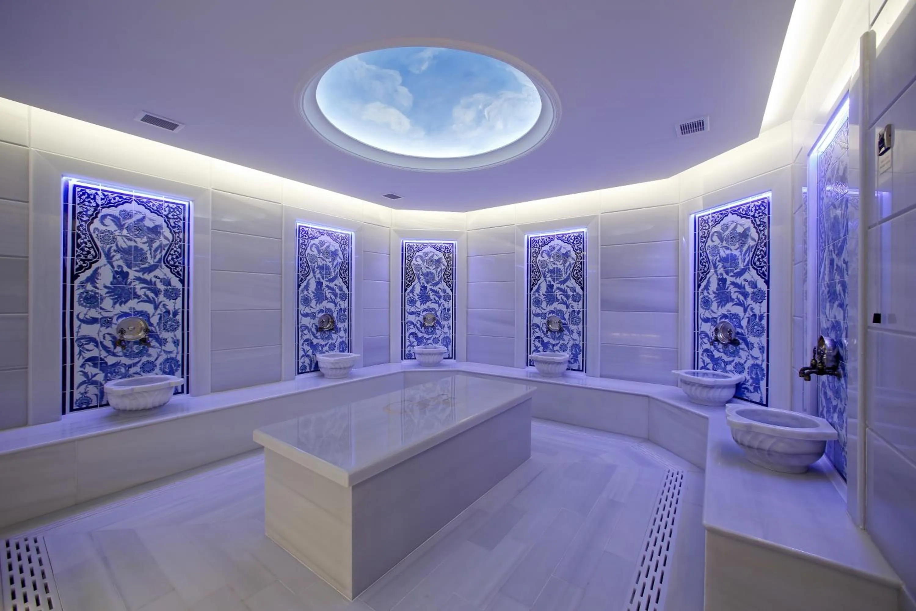 Steam room in Gonluferah Thermal Hotel