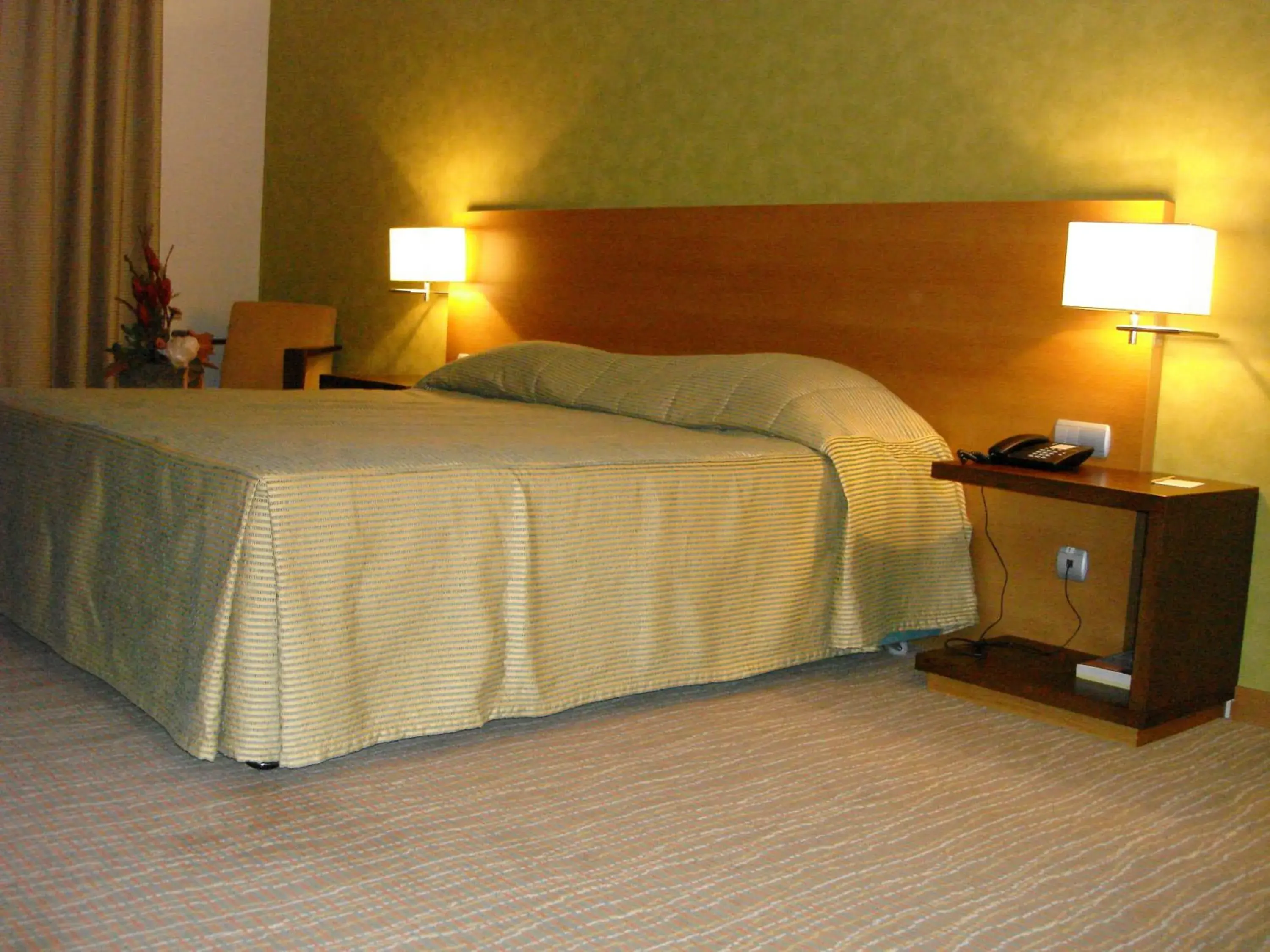 Bed in Hotel Lusitania Congress & Spa