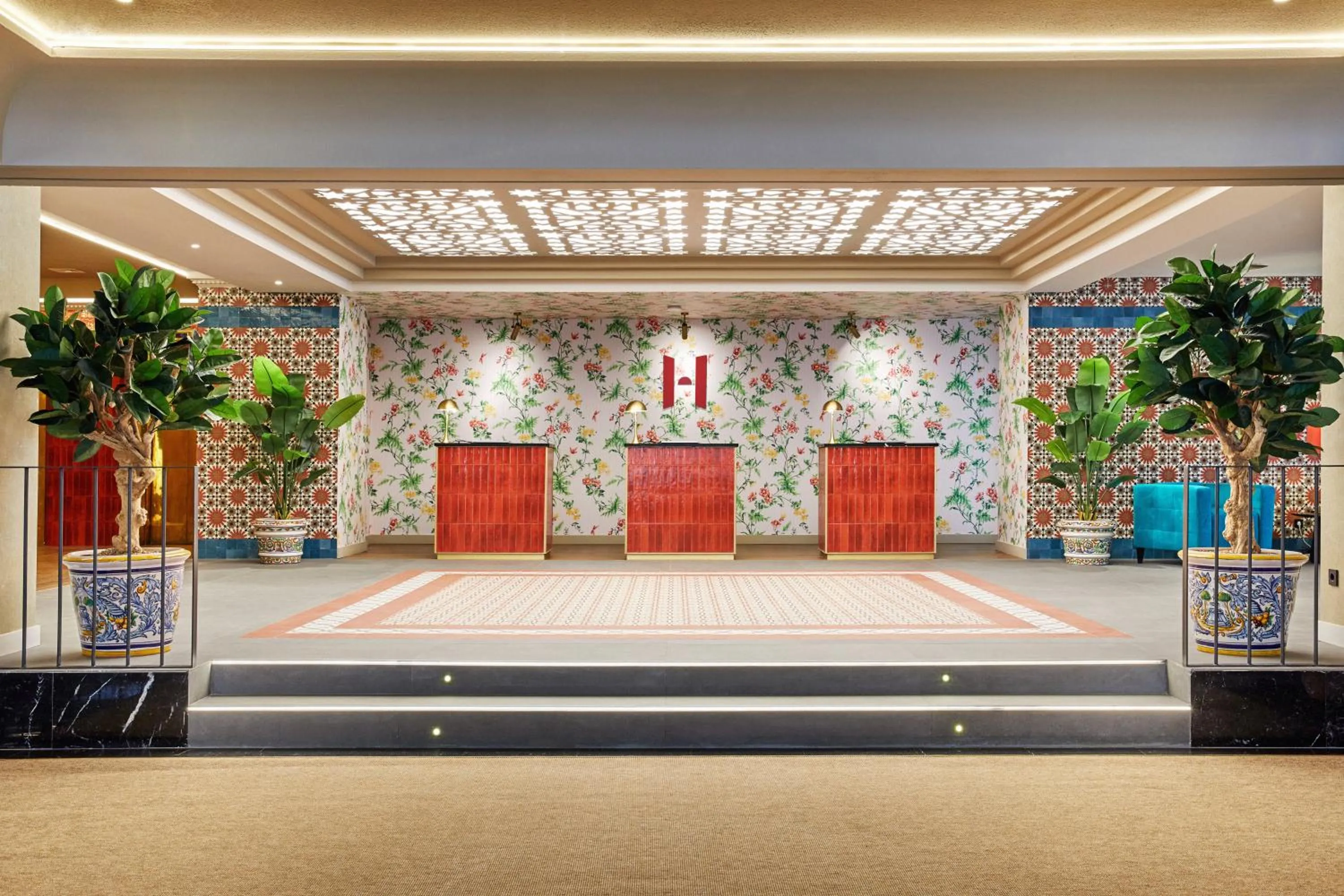 Lobby or reception in Hesperia Sevilla