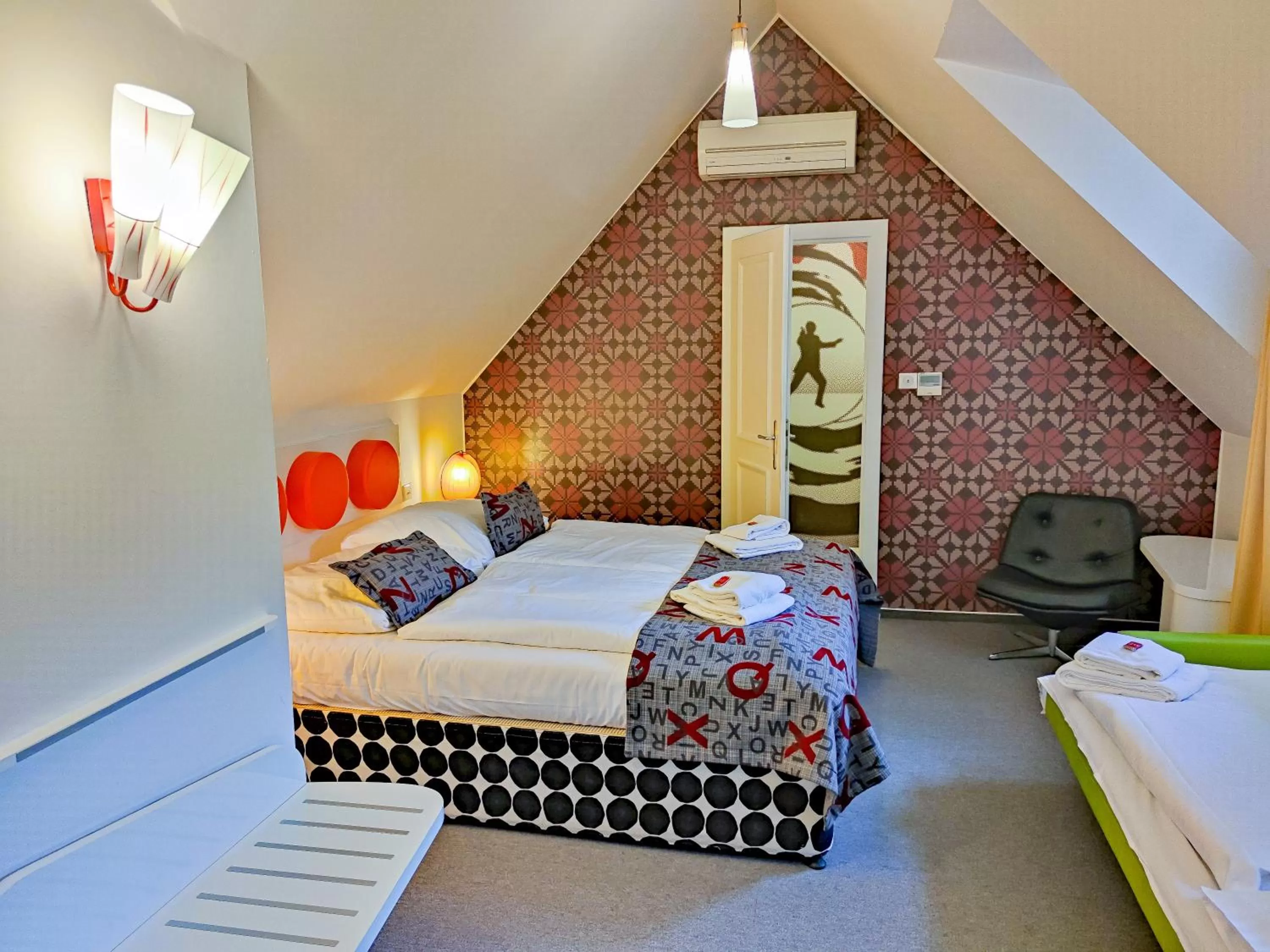 Bed in LH Vintage Design Hotel Sax