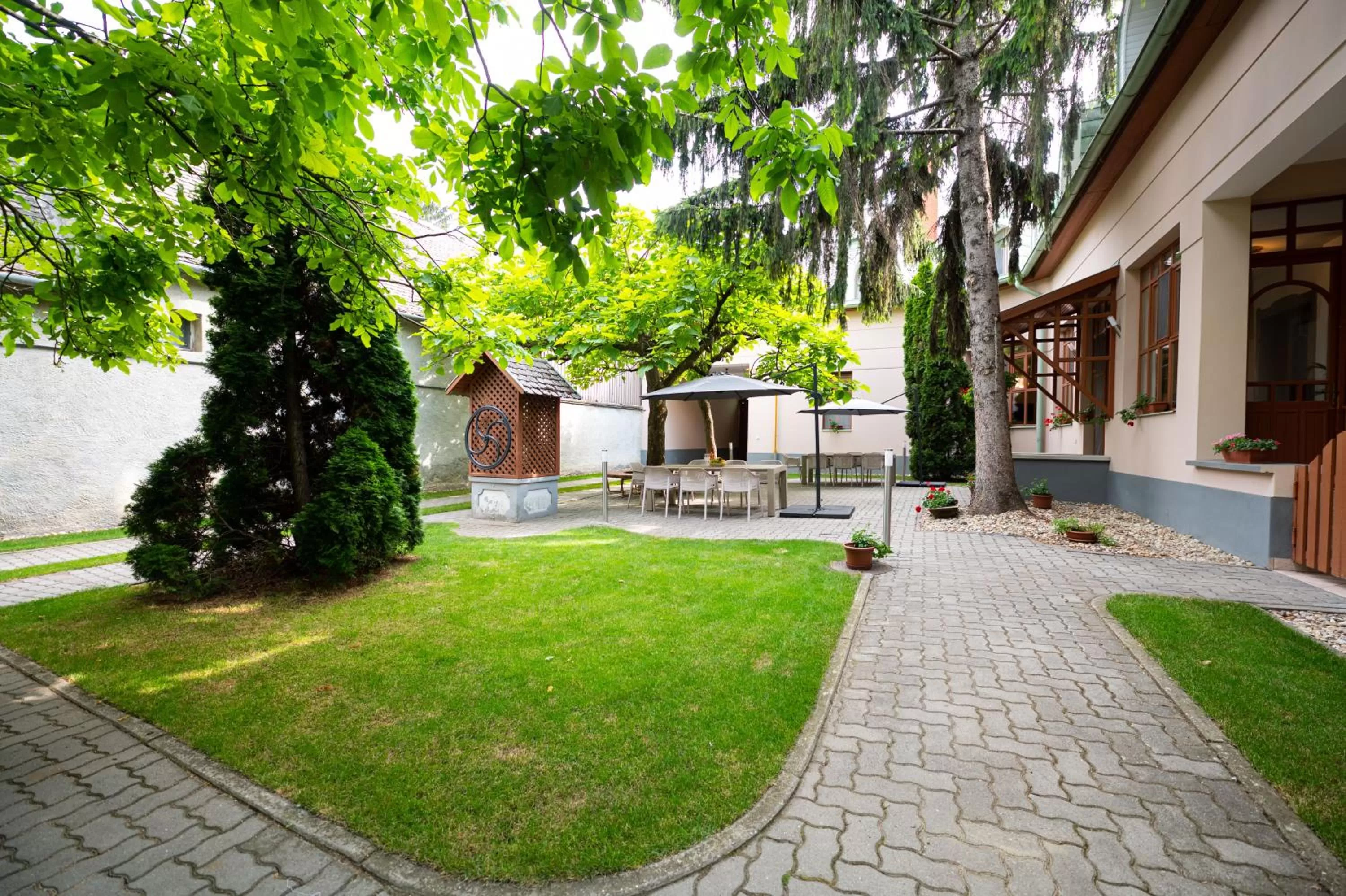 Garden in Knáb Panzió