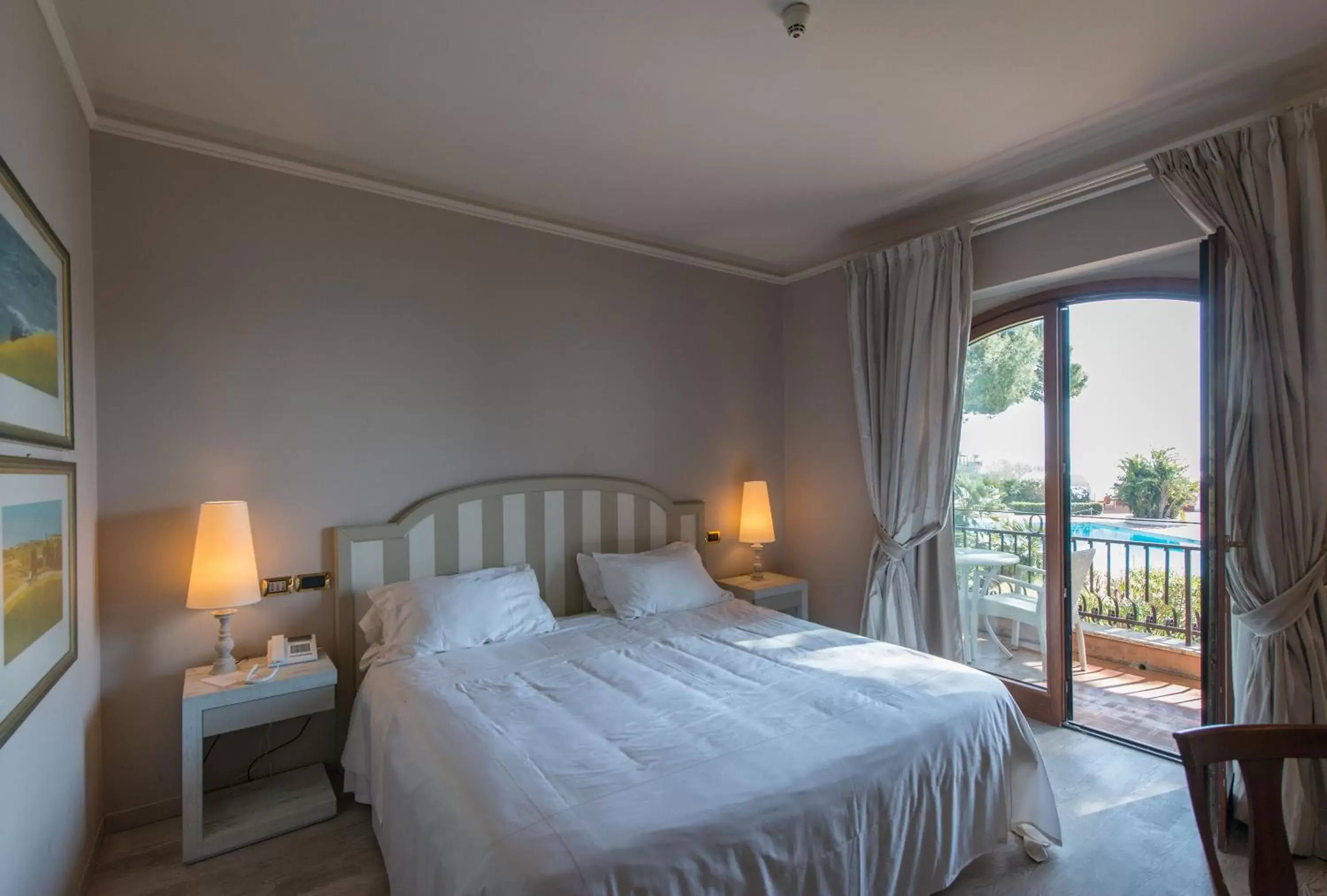 Bed in Grand Hotel Baia Verde