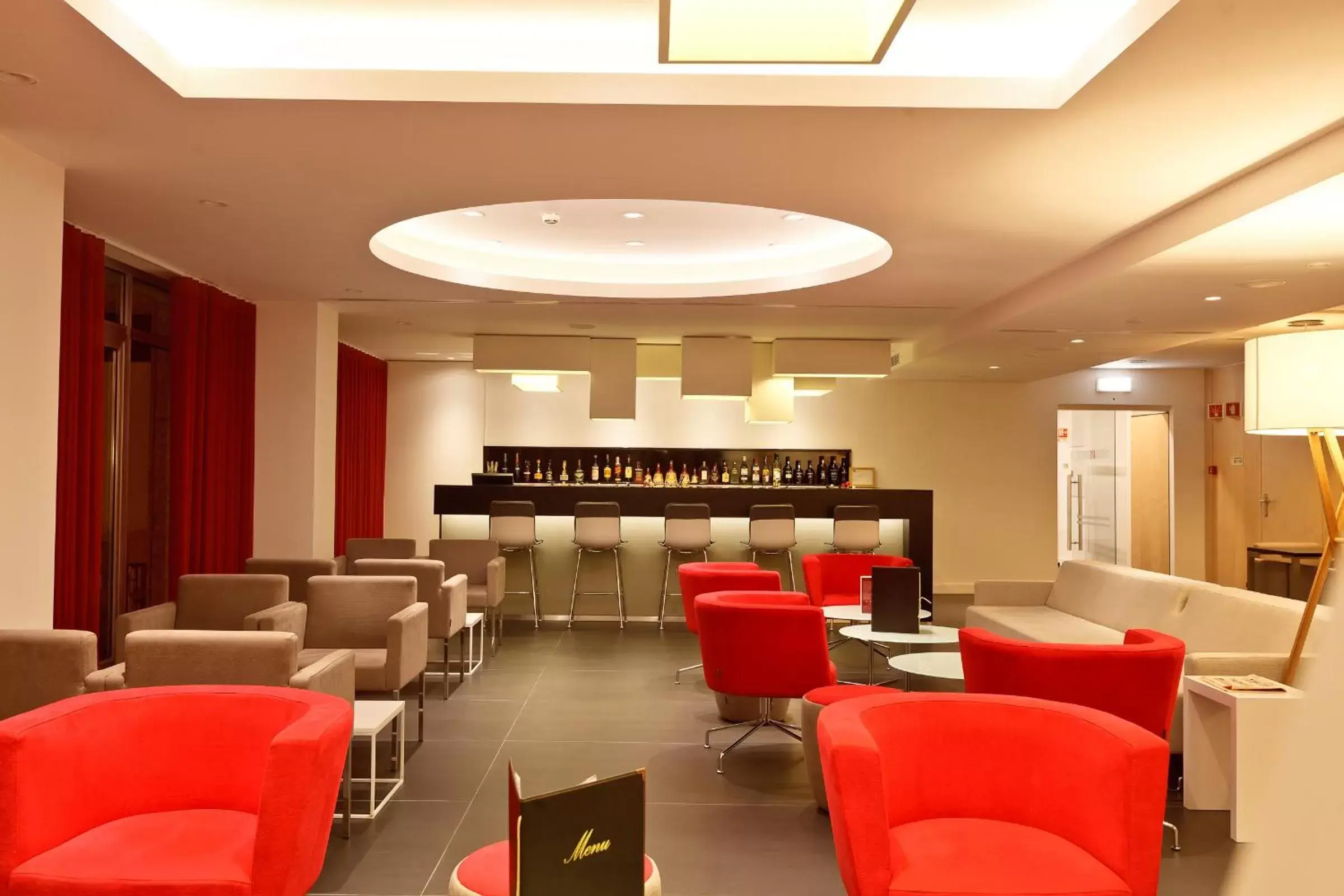 Lounge or bar in Hotel Mercure Braga Centro