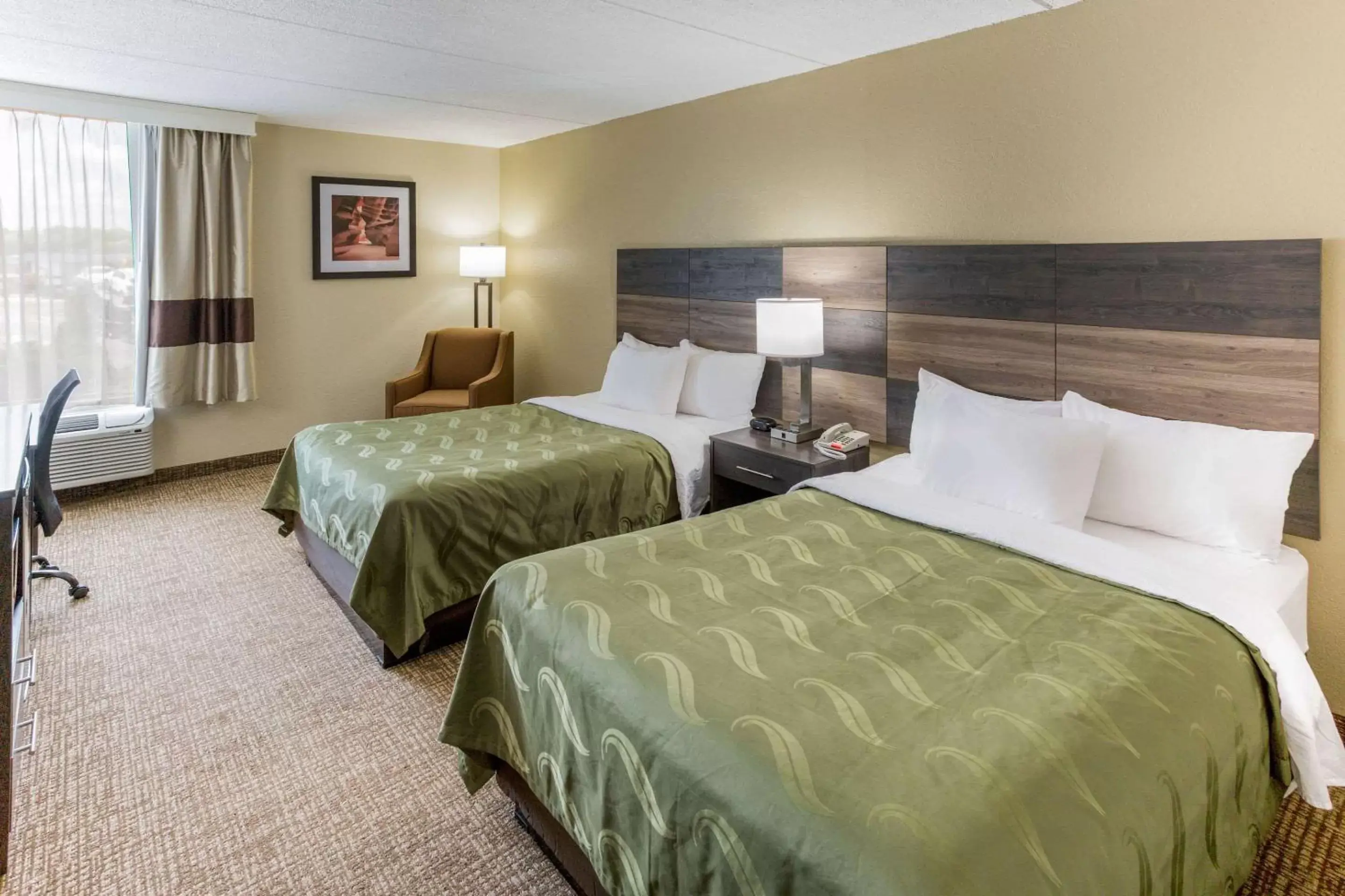 Photo of the whole room, Bed in Quality Inn & Suites Plattsburgh