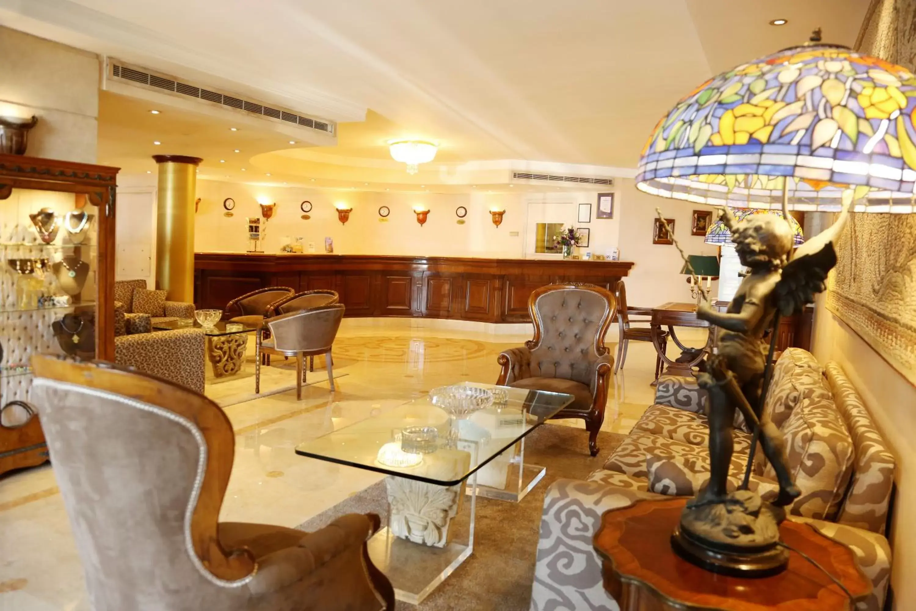Lobby or reception, Restaurant/Places to Eat in Bayview Hotel Beirut