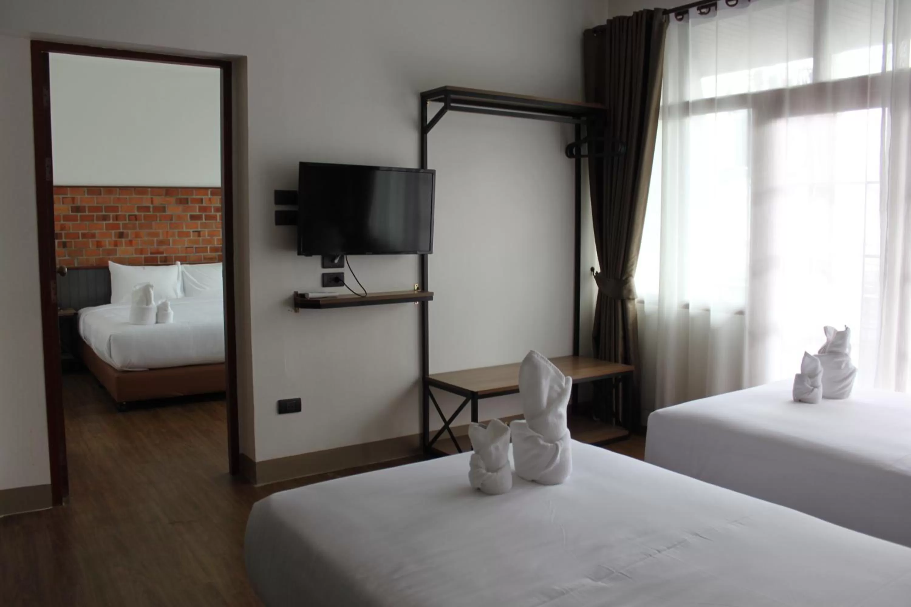 Bed in The Old City Wall Inn