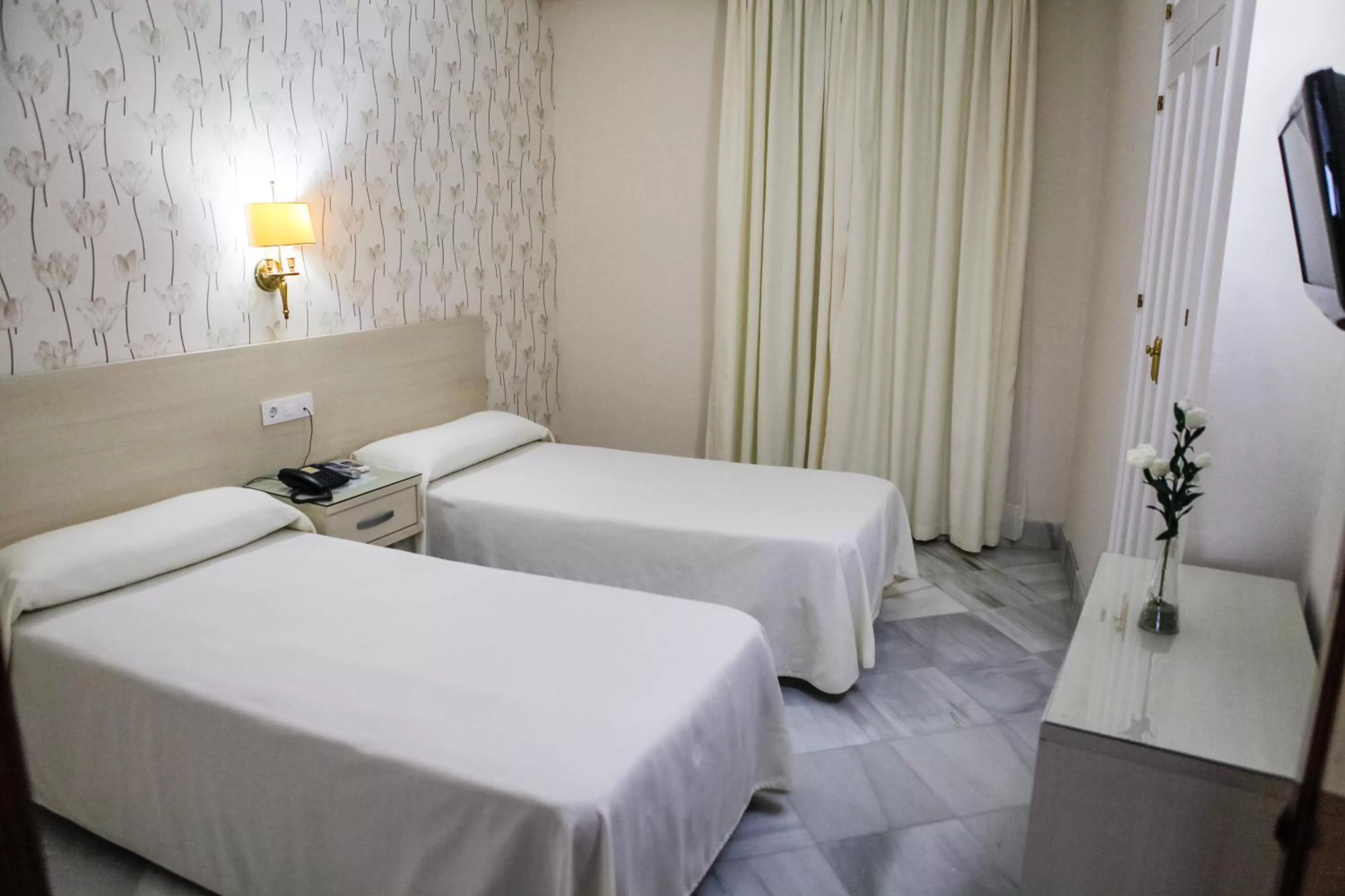 Bedroom, Bed in Chaikana