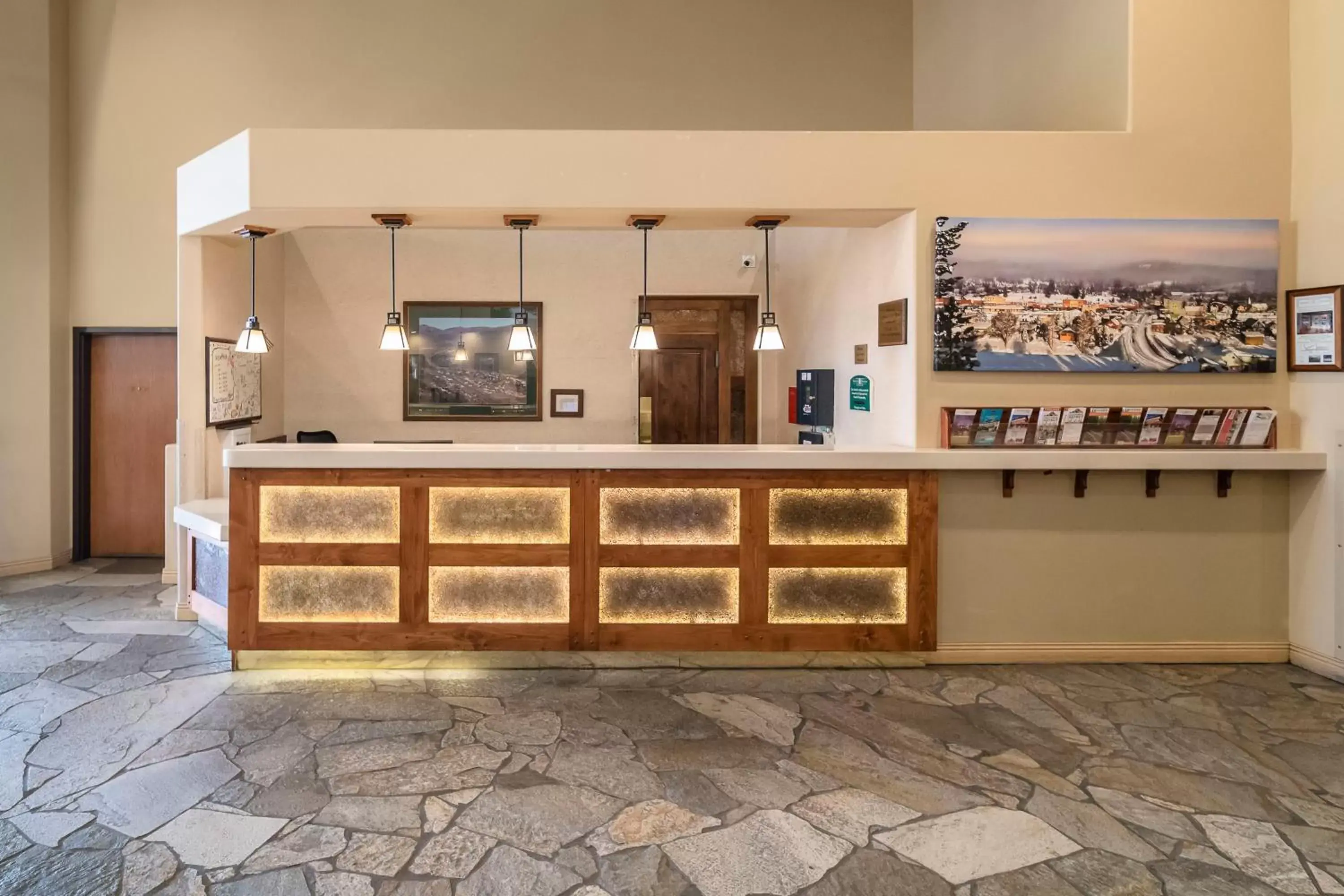 Lobby or reception in Truckee Donner Lodge
