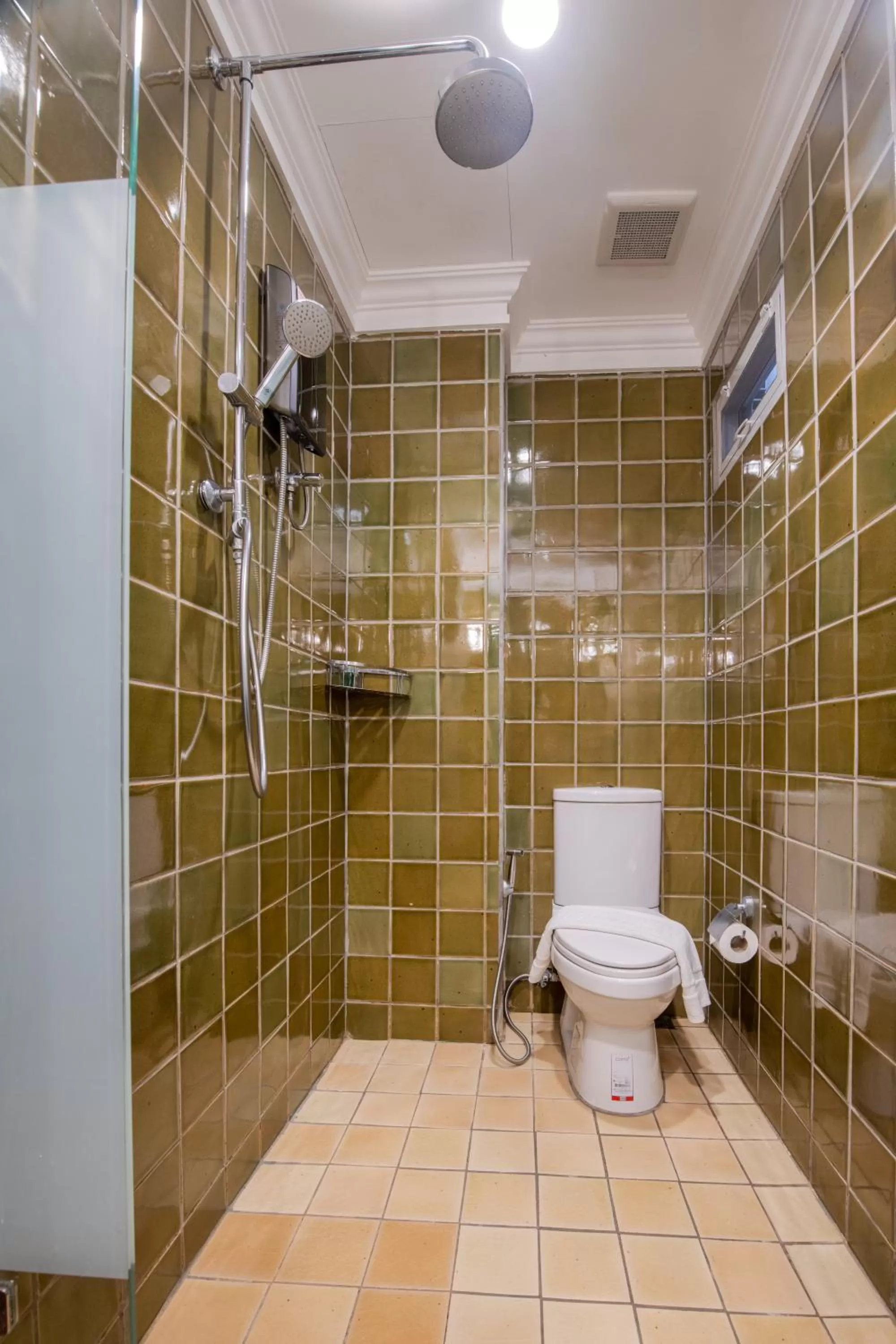 Bathroom in The Orchid House 153