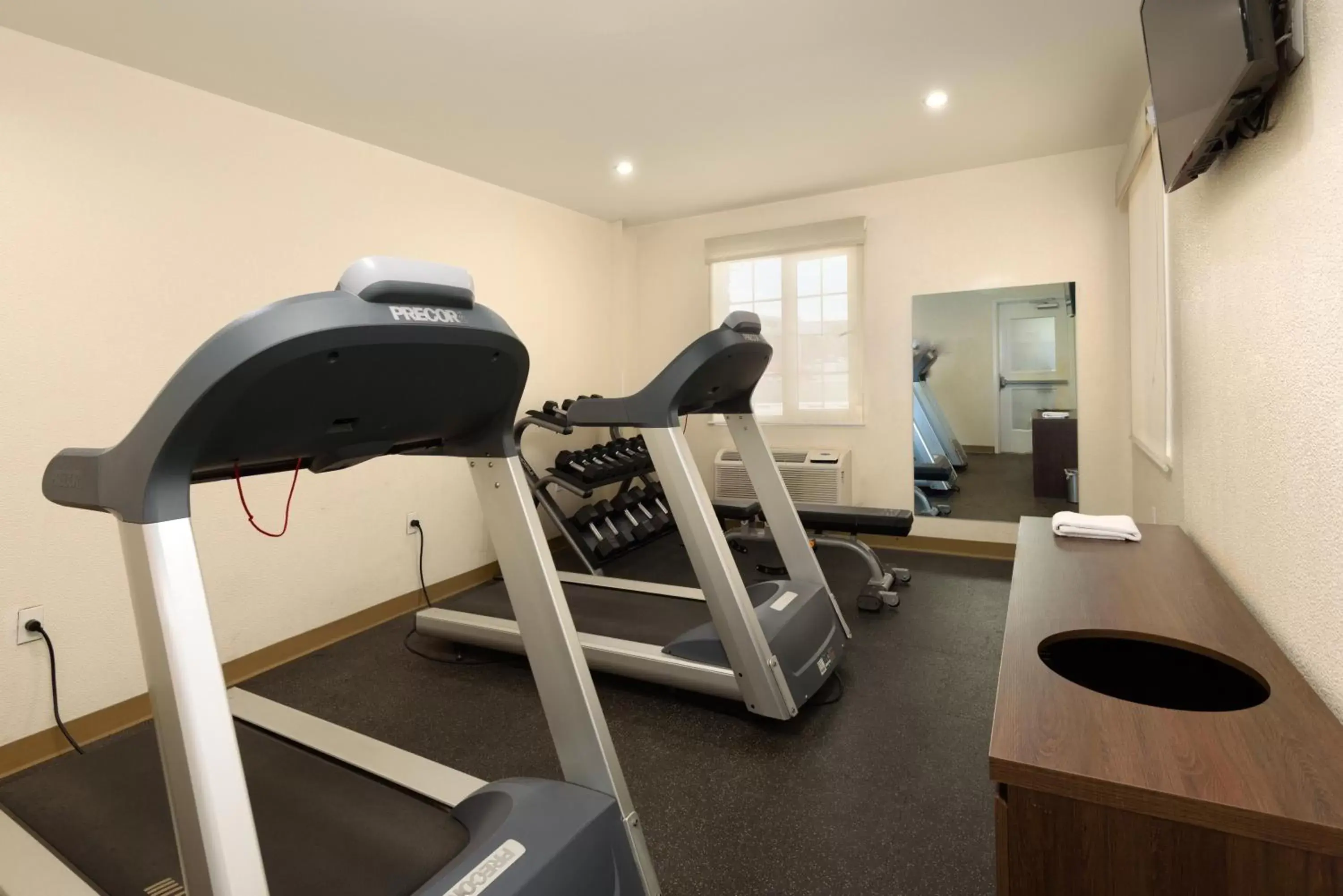 Fitness centre/facilities, Fitness Center/Facilities in Extended Suites Ciudad del Carmen Aeropuerto