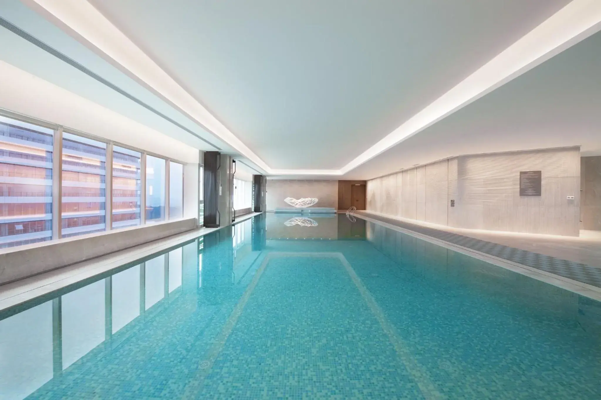 Swimming pool in Crowne Plaza Wuhan Optics Valley by IHG Swimming pool in Crowne Plaza Wuhan Optics Valley by IHG