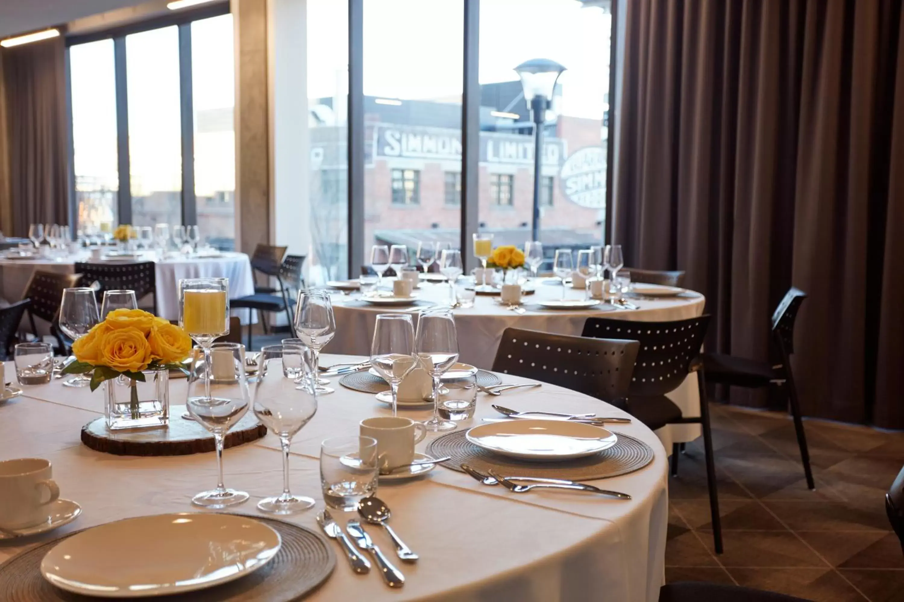 Banquet/Function facilities, Restaurant/Places to Eat in Alt Hotel Calgary East Village