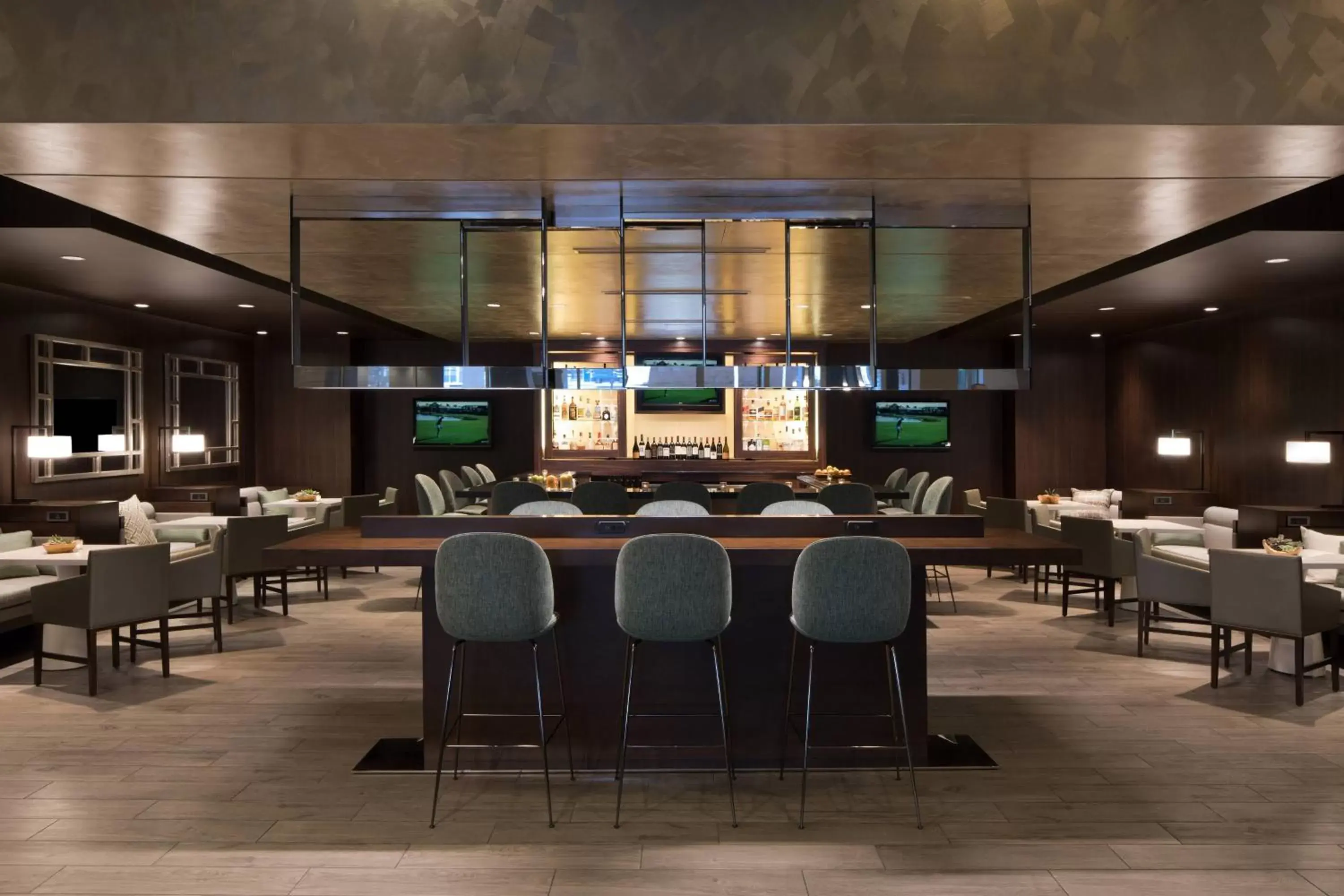 Lounge or bar, Restaurant/Places to Eat in Kansas City Marriott Country Club Plaza