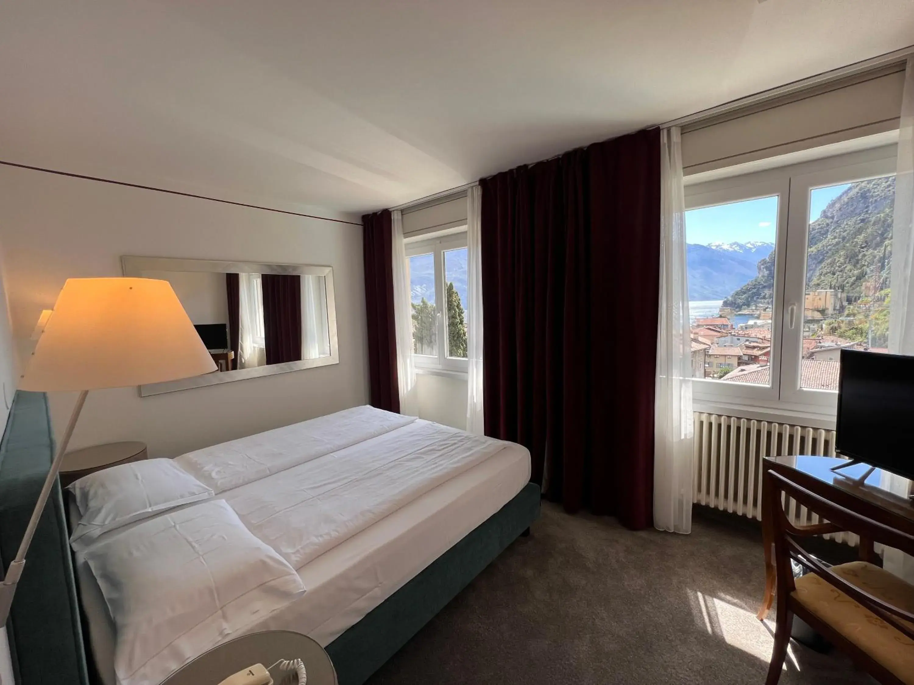Bedroom, Bed in Hotel Villa Miravalle