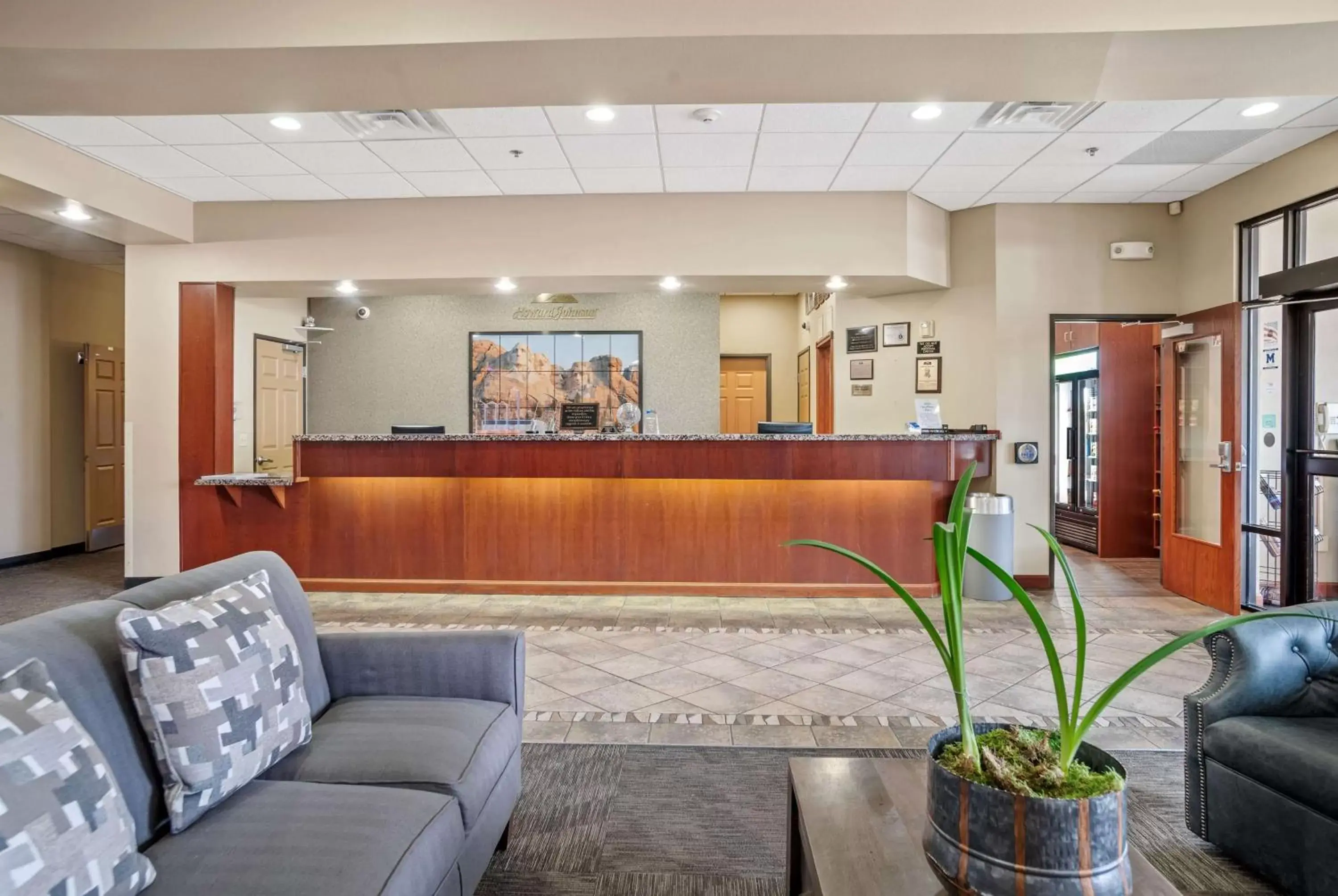 Lobby or reception, Lobby/Reception in Howard Johnson by Wyndham Rapid City