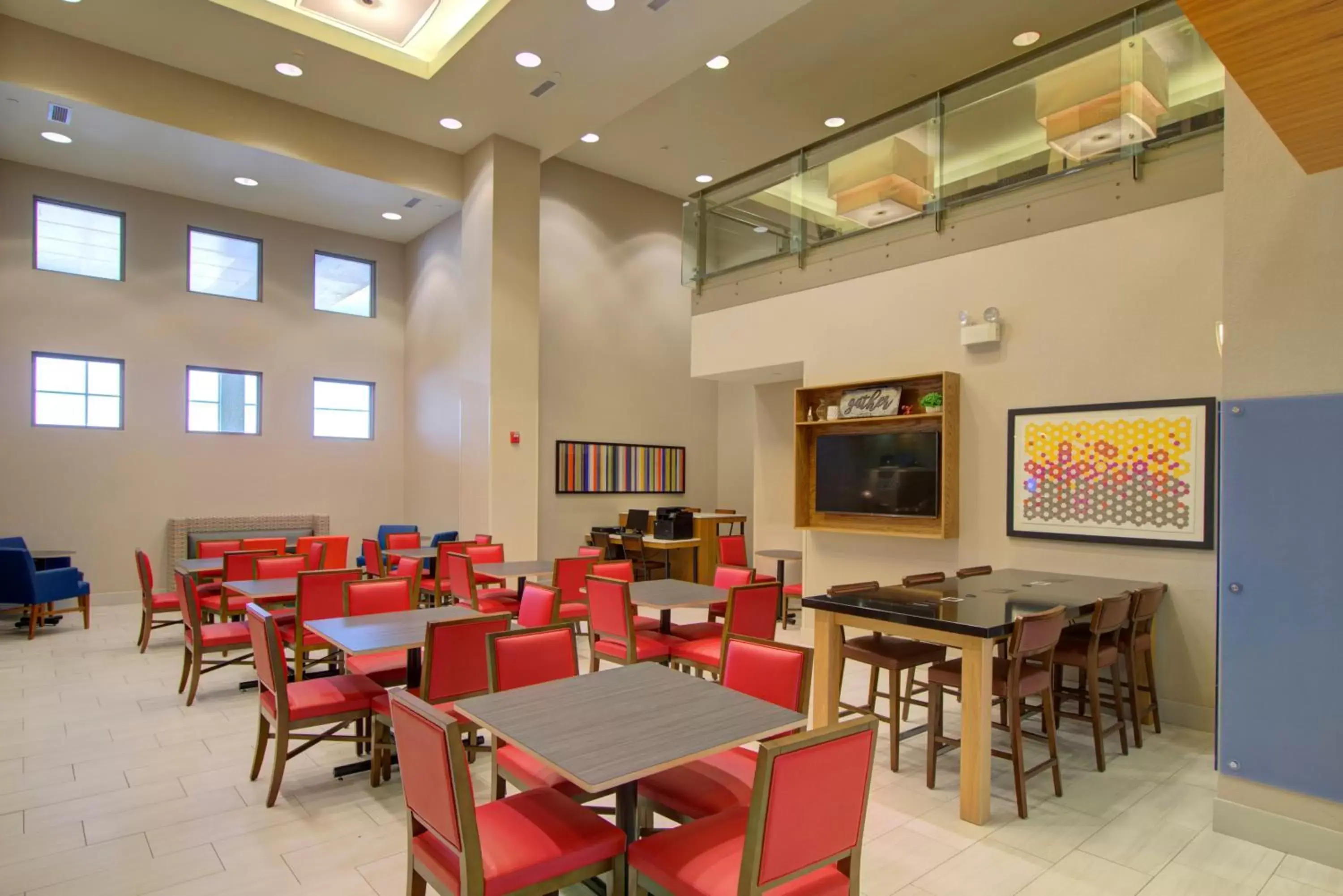 Breakfast, Restaurant/Places to Eat in Holiday Inn Express Hotel & Suites Mankato East, an IHG Hotel