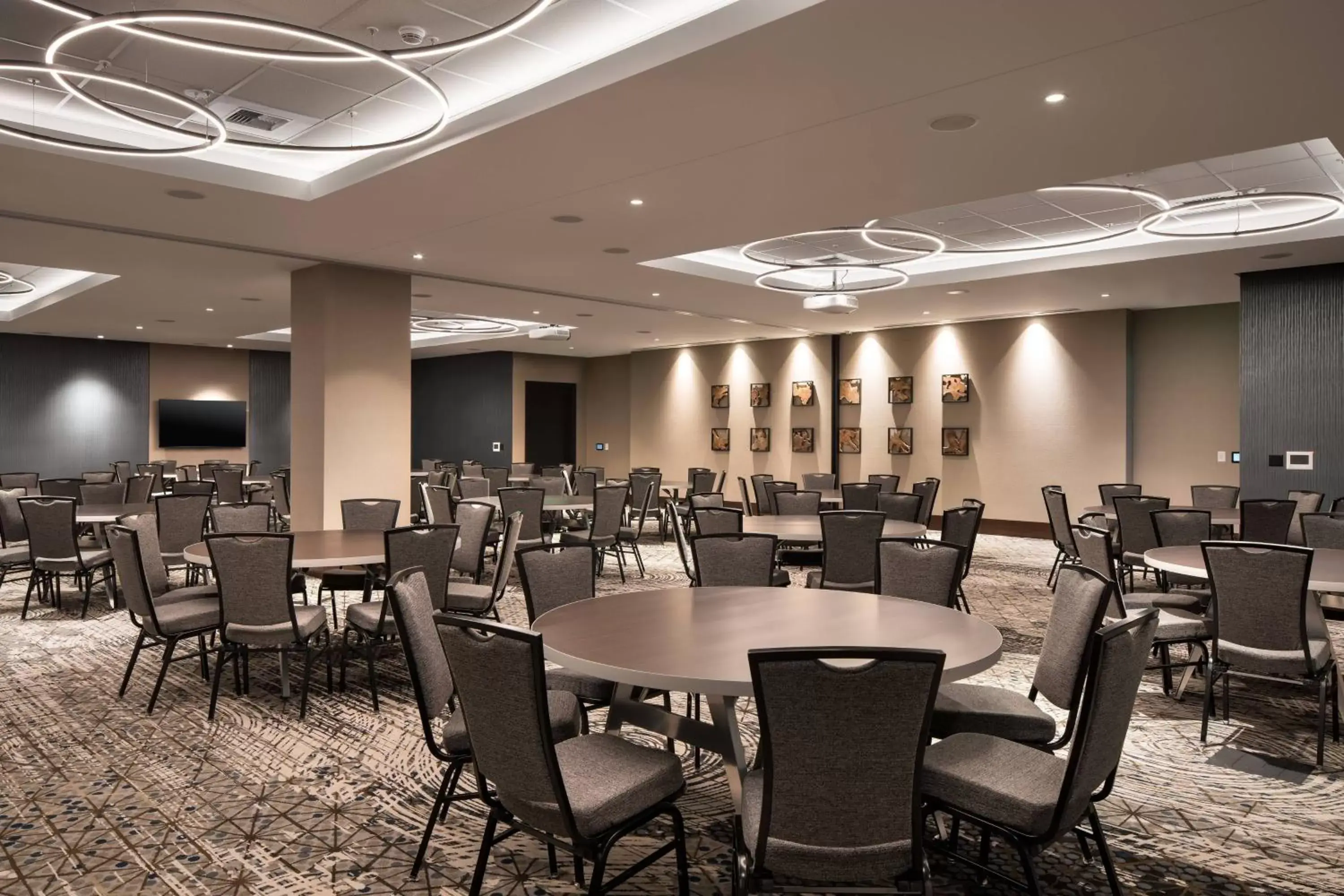 Meeting/conference room, Restaurant/Places to Eat in Residence Inn by Marriott Seattle Downtown Convention Center