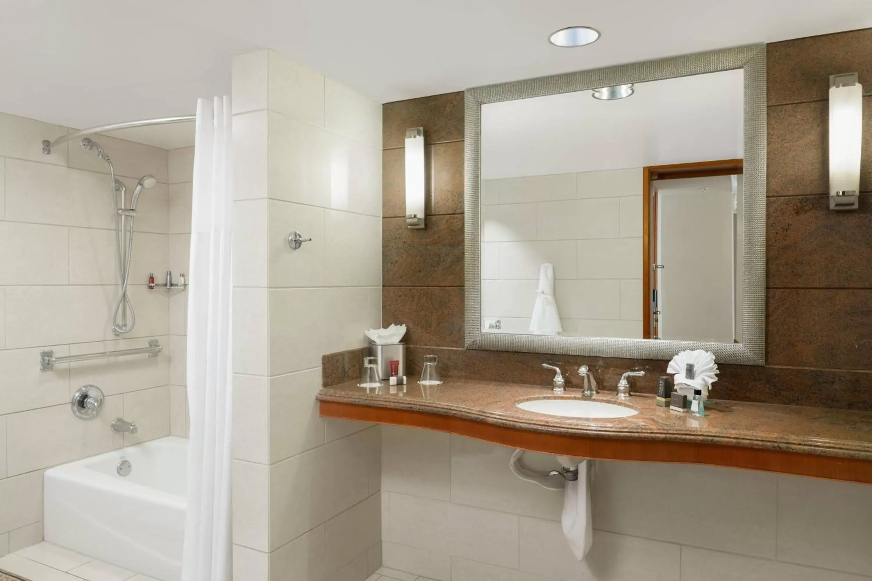 Bathroom in San Diego Marriott Gaslamp Quarter - No Resort Fees