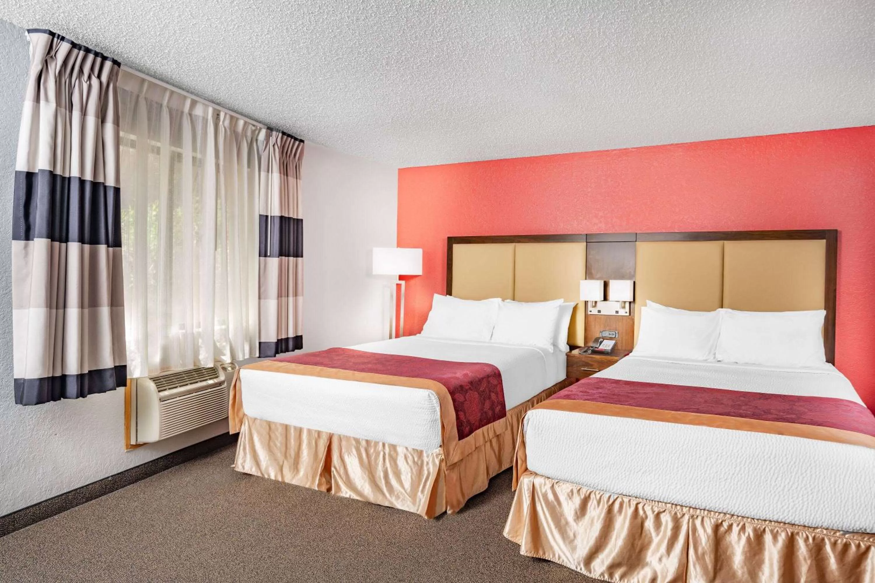 Bed in Ramada by Wyndham Keystone Near Mt Rushmore