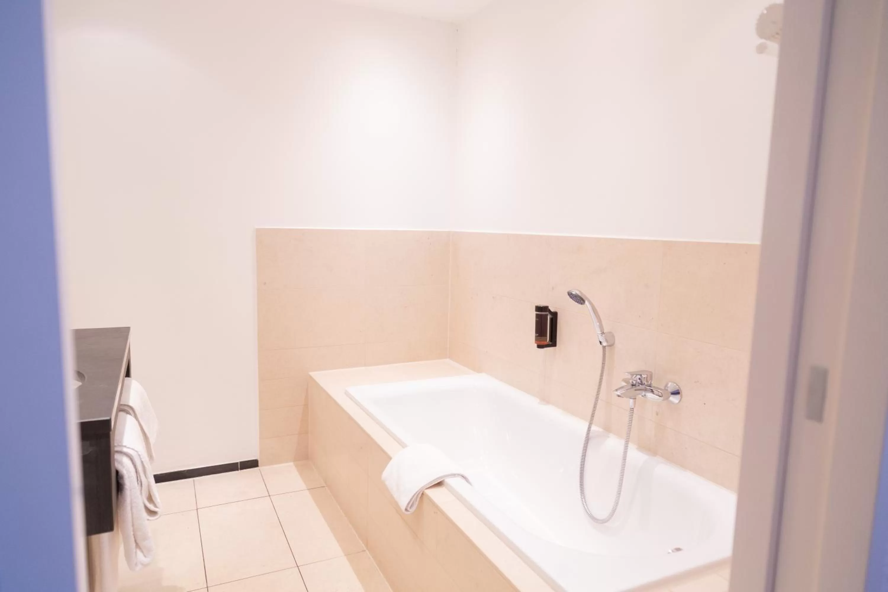 Bathroom in Das Ebertor - Hotel & Hostel