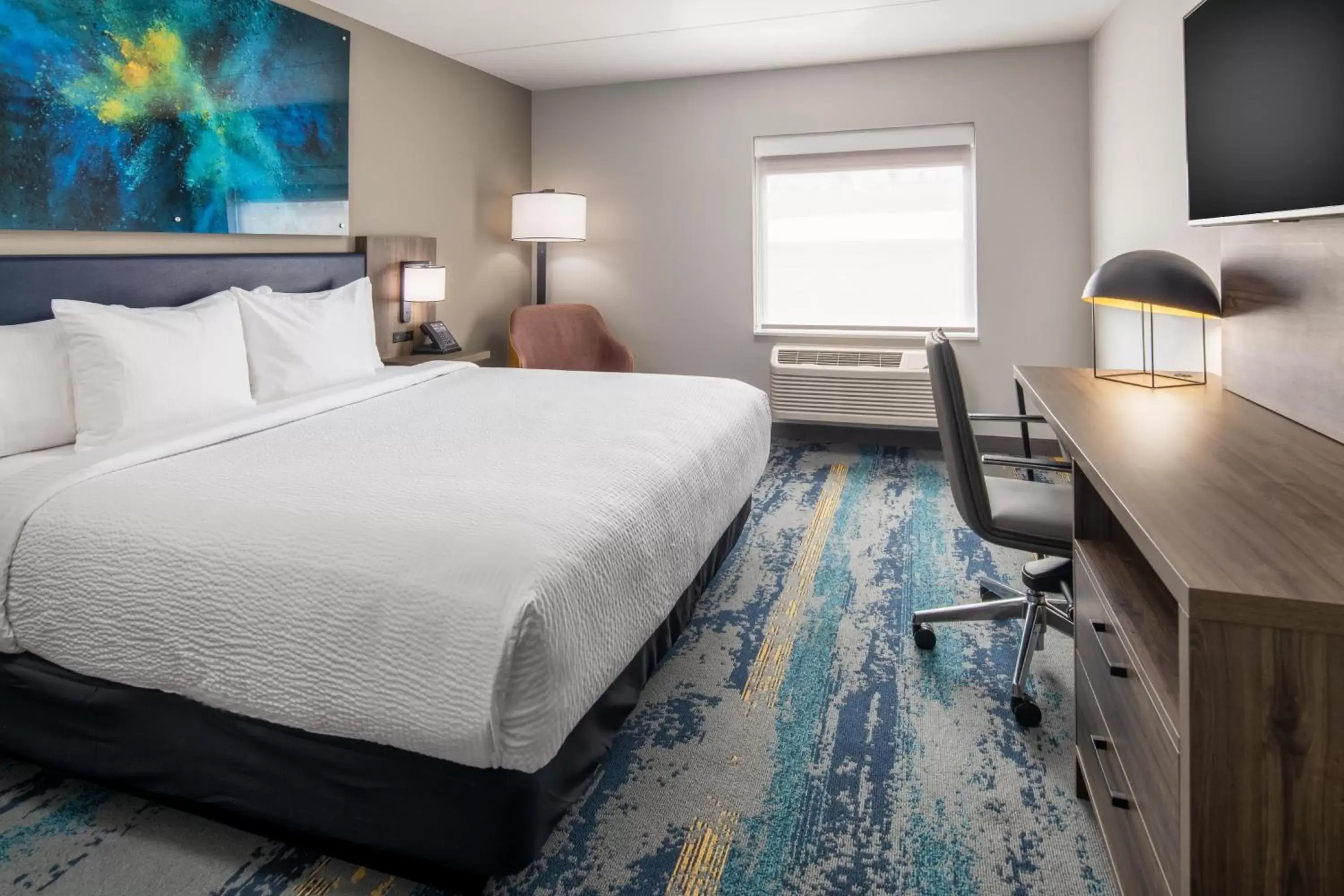 Bed in La Quinta Inn & Suites by Wyndham Spokane Downtown