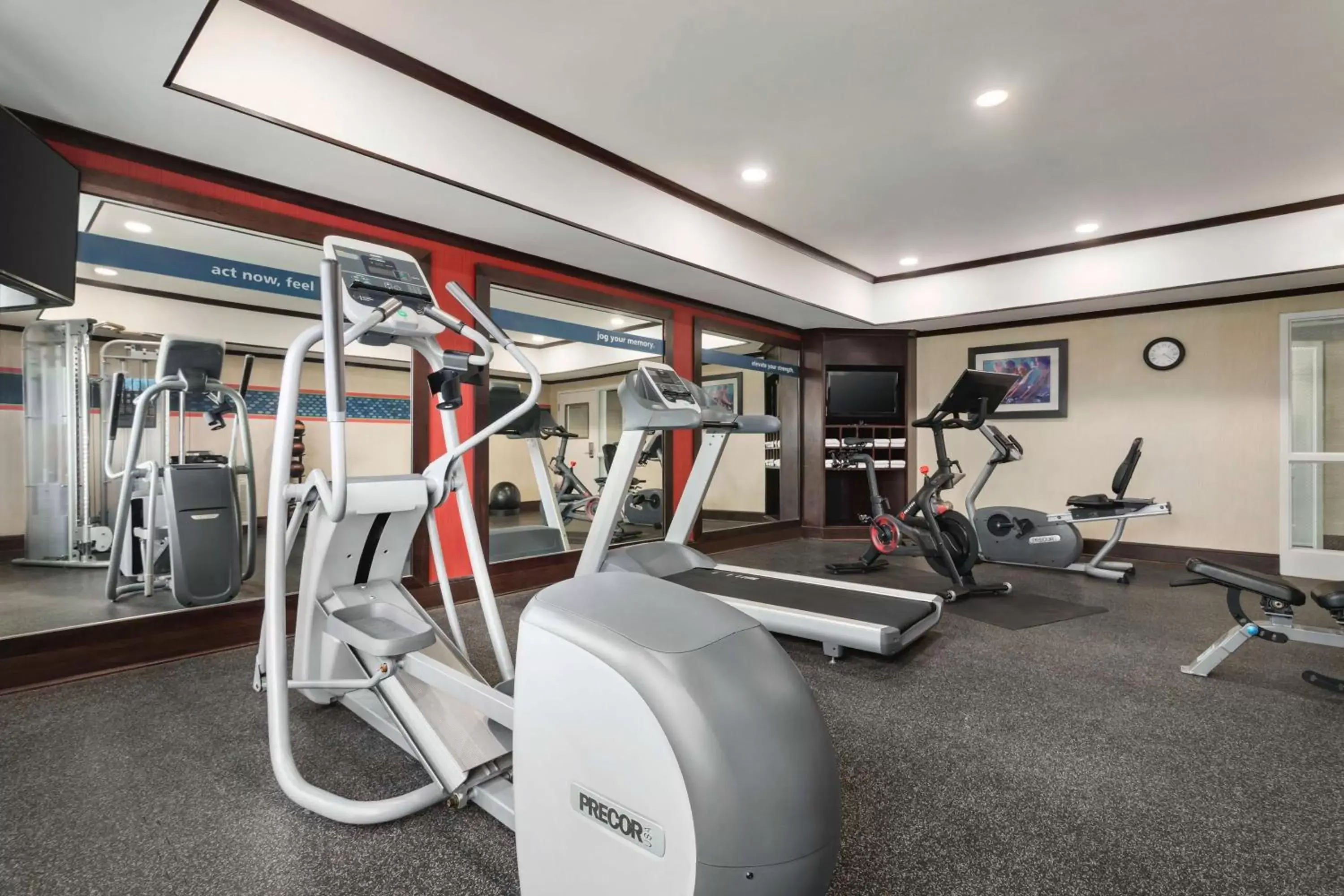 Fitness centre/facilities in Hampton Inn New Albany Fitness centre/facilities in Hampton Inn New Albany