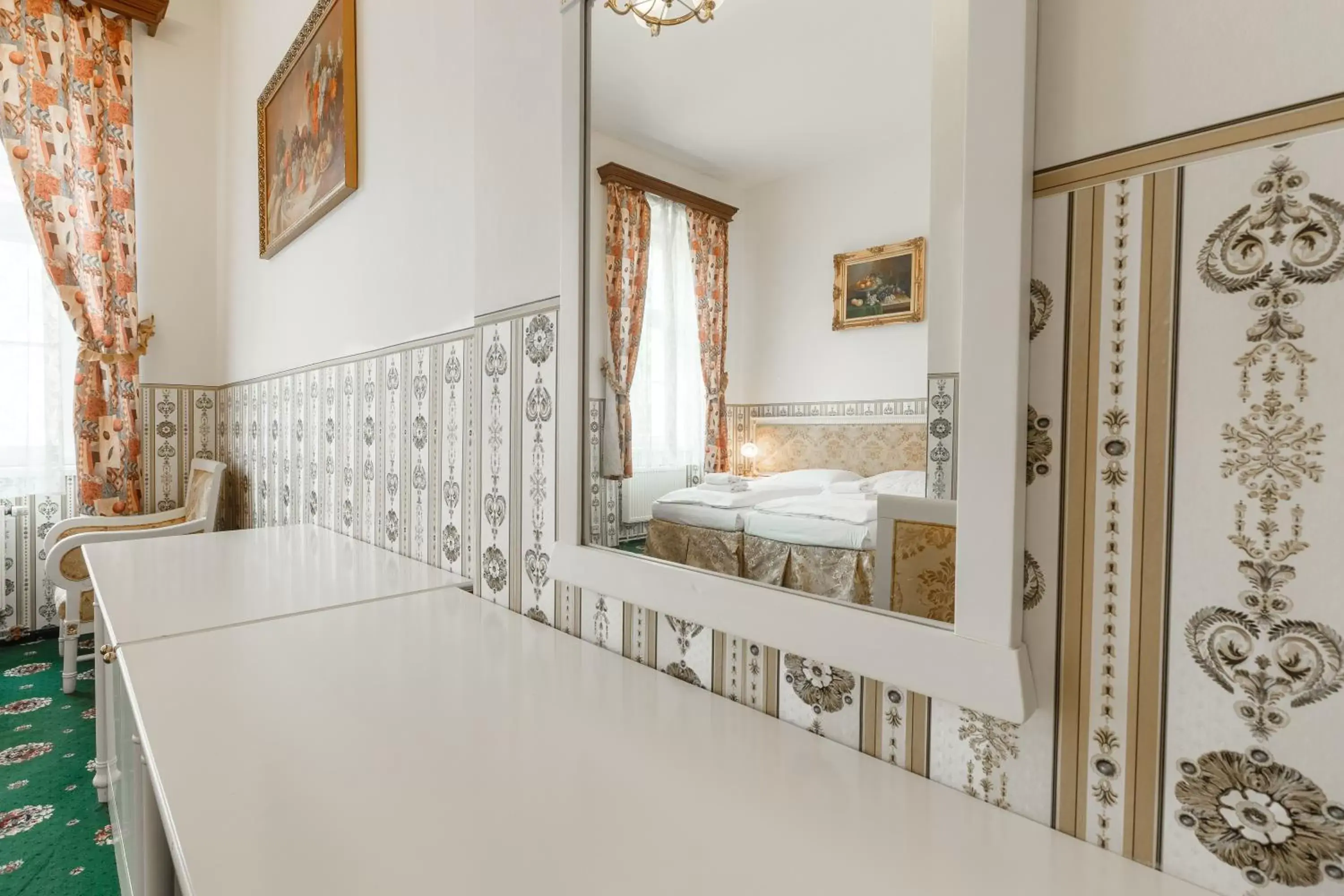 Bedroom, Bathroom in Hotel Klarinn Prague Castle