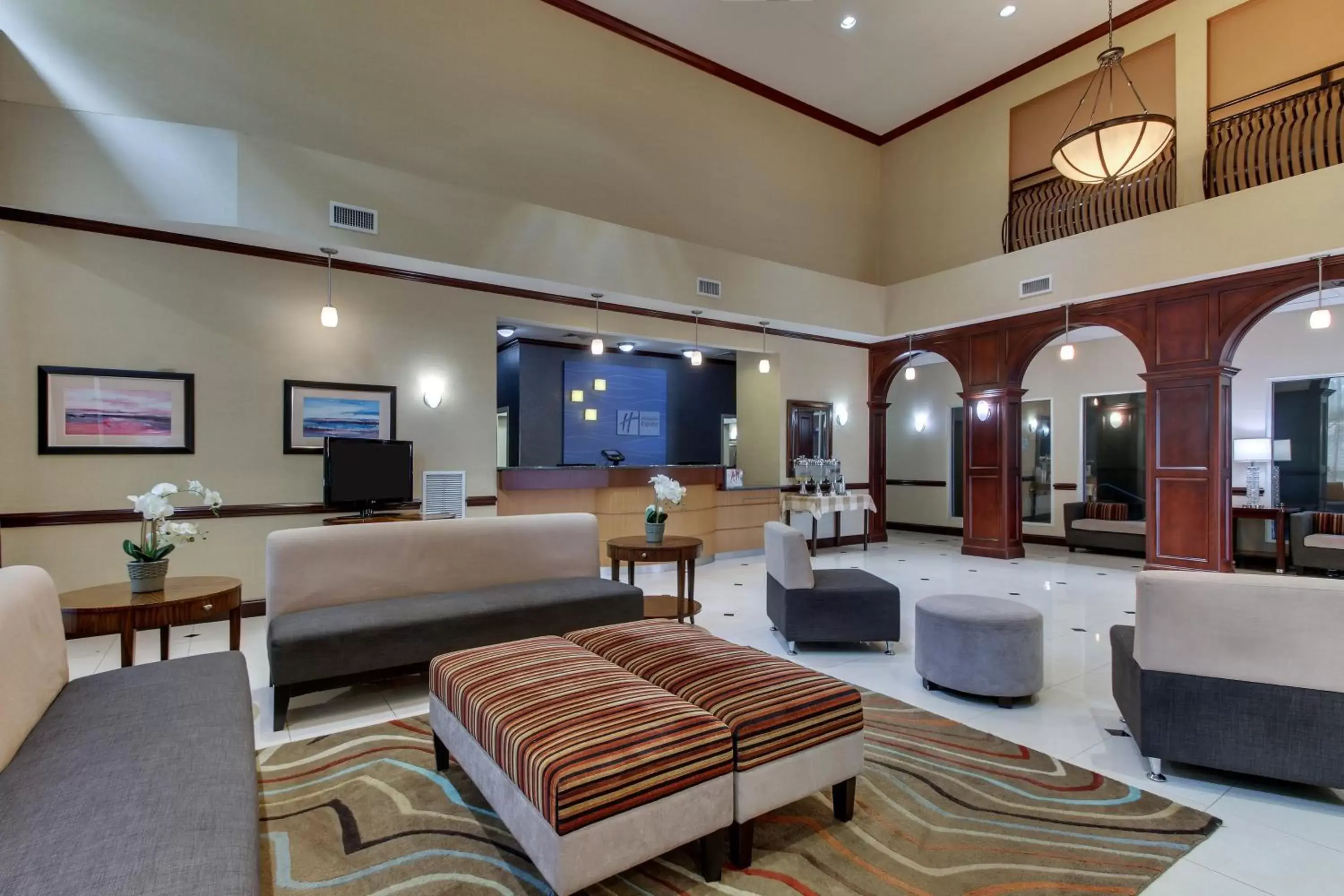 Lobby or reception in Holiday Inn Express and Suites Allentown West, an IHG Hotel