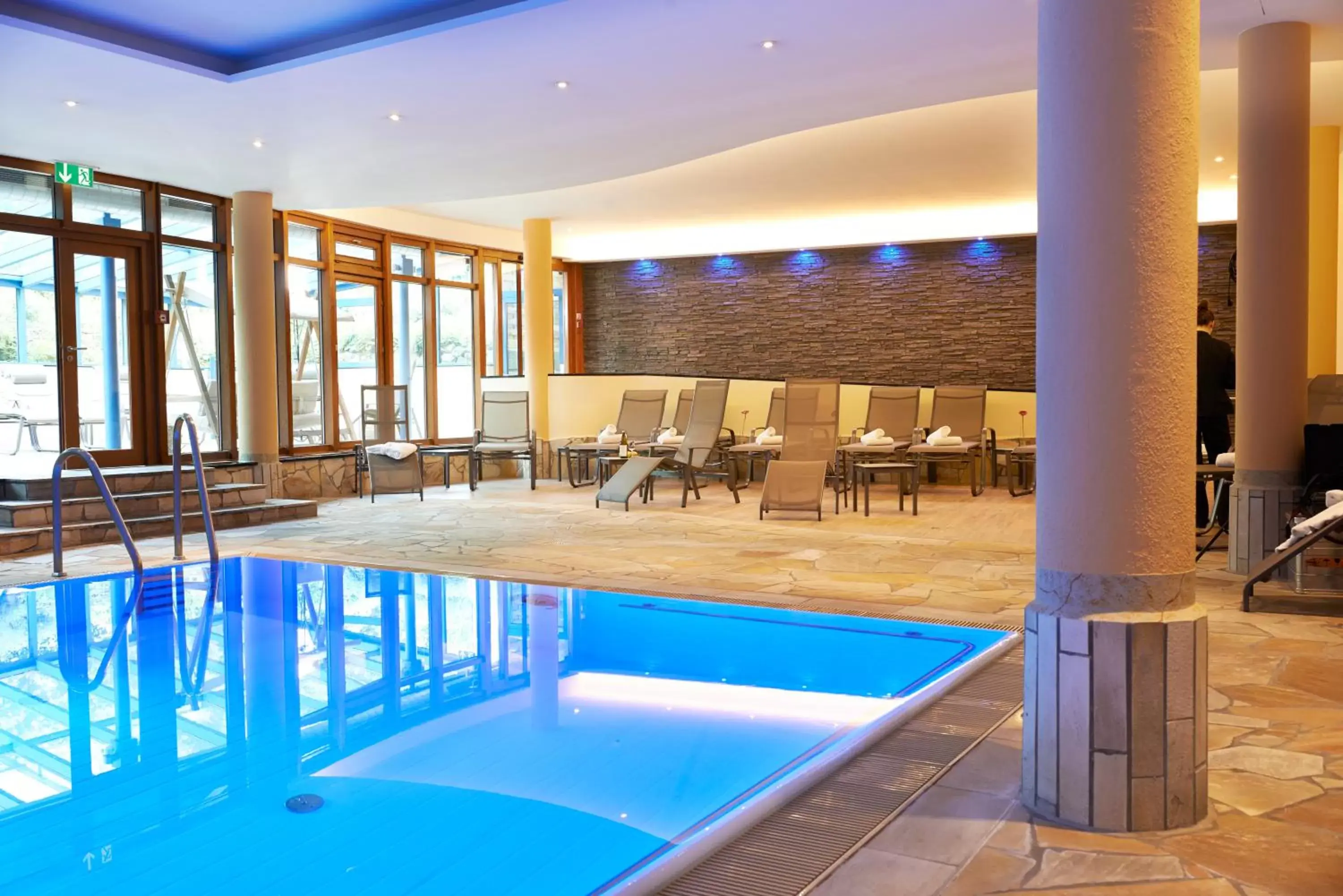 Swimming Pool in Best Western Plus Kurhotel an der Obermaintherme