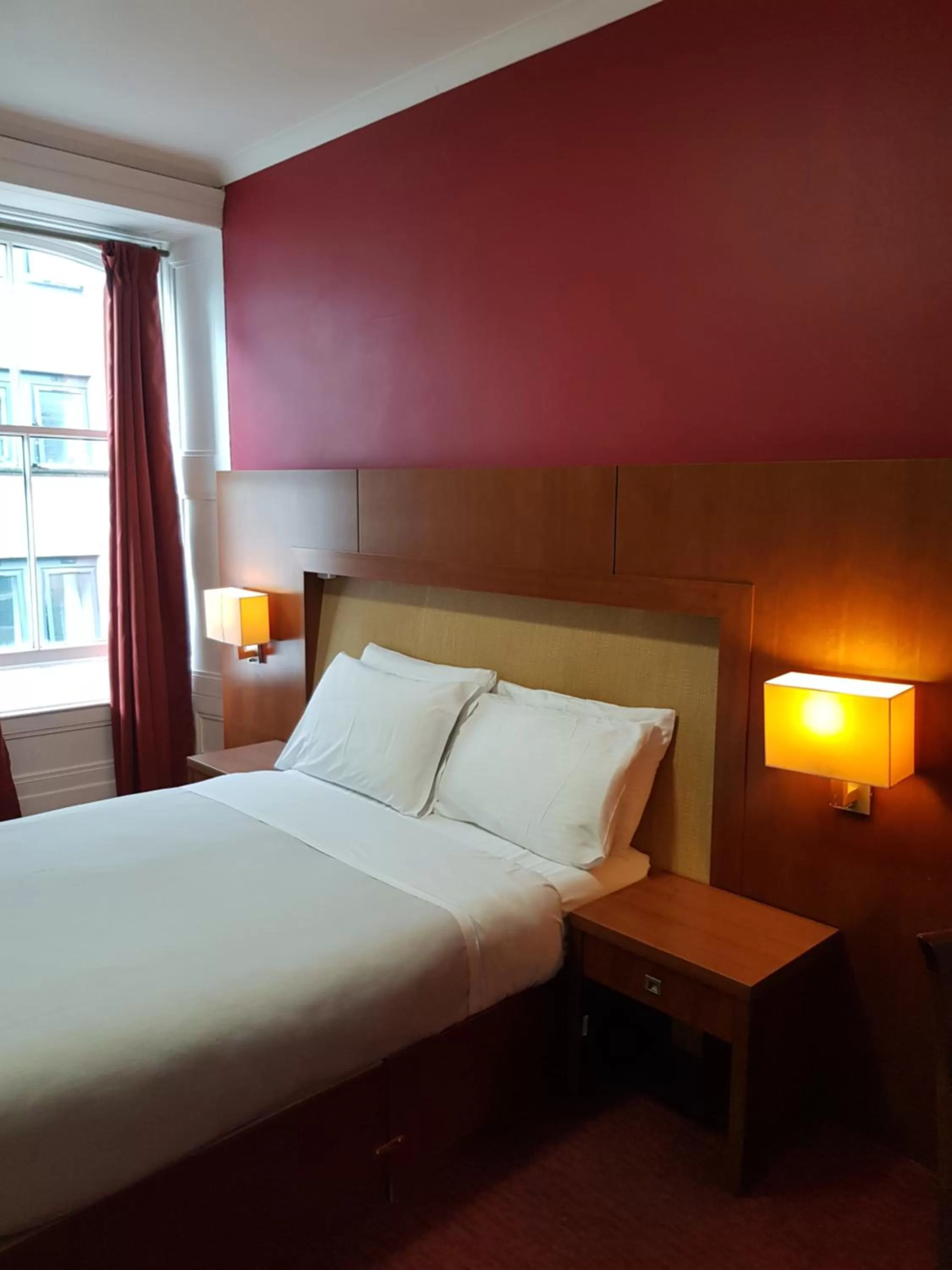 Bed in Aberdeen House