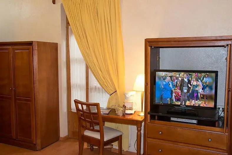 Family, TV/Entertainment Center in Hostal de La Monja