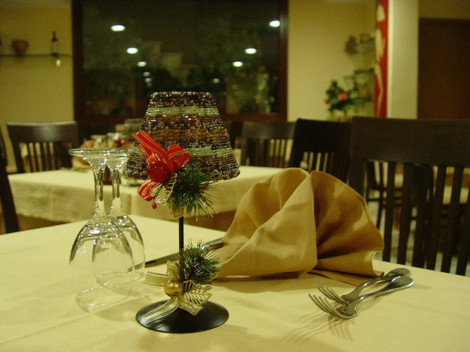 Restaurant/Places to Eat in Hotel Ara Solis