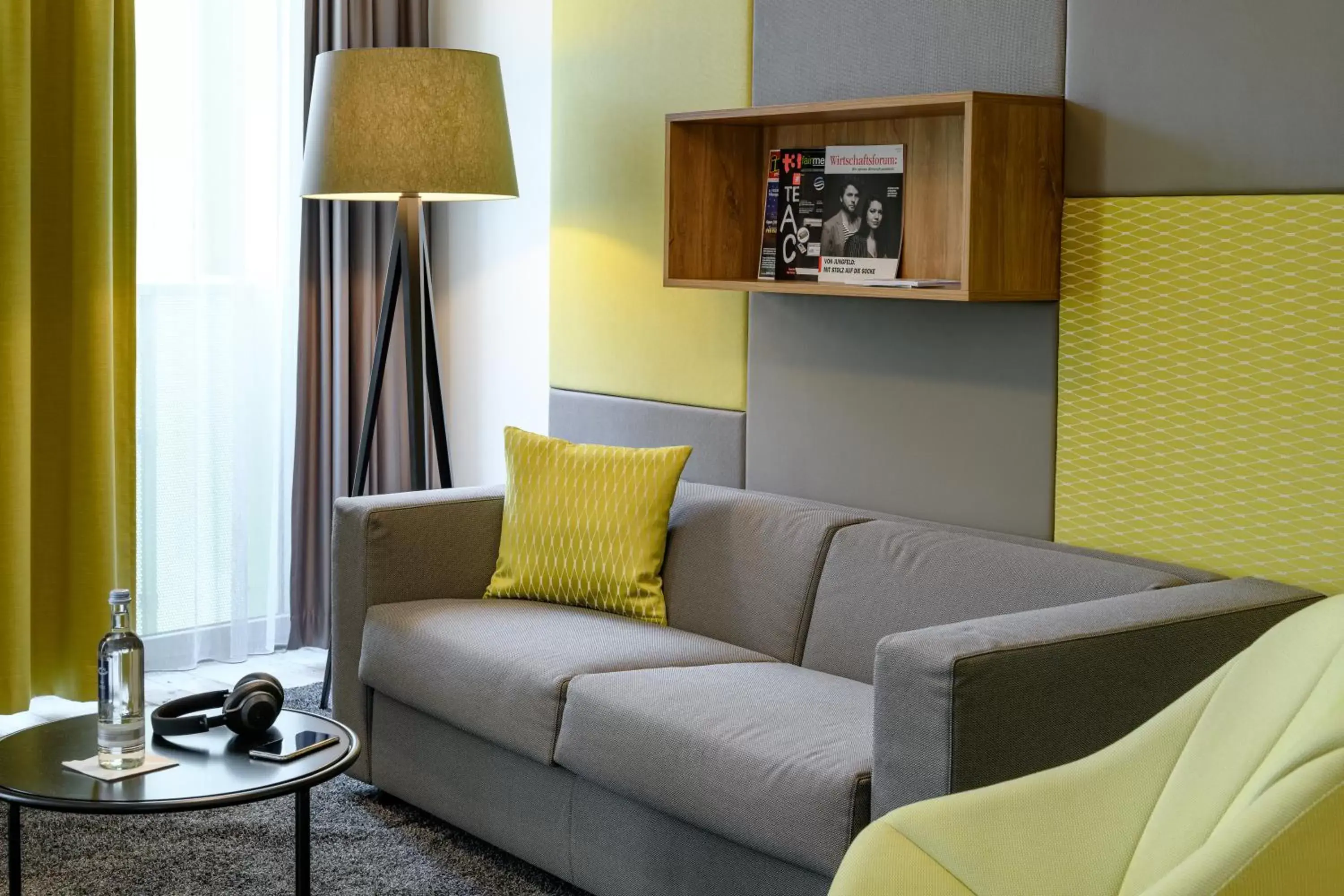 Living room, Seating Area in Novotel München Messe