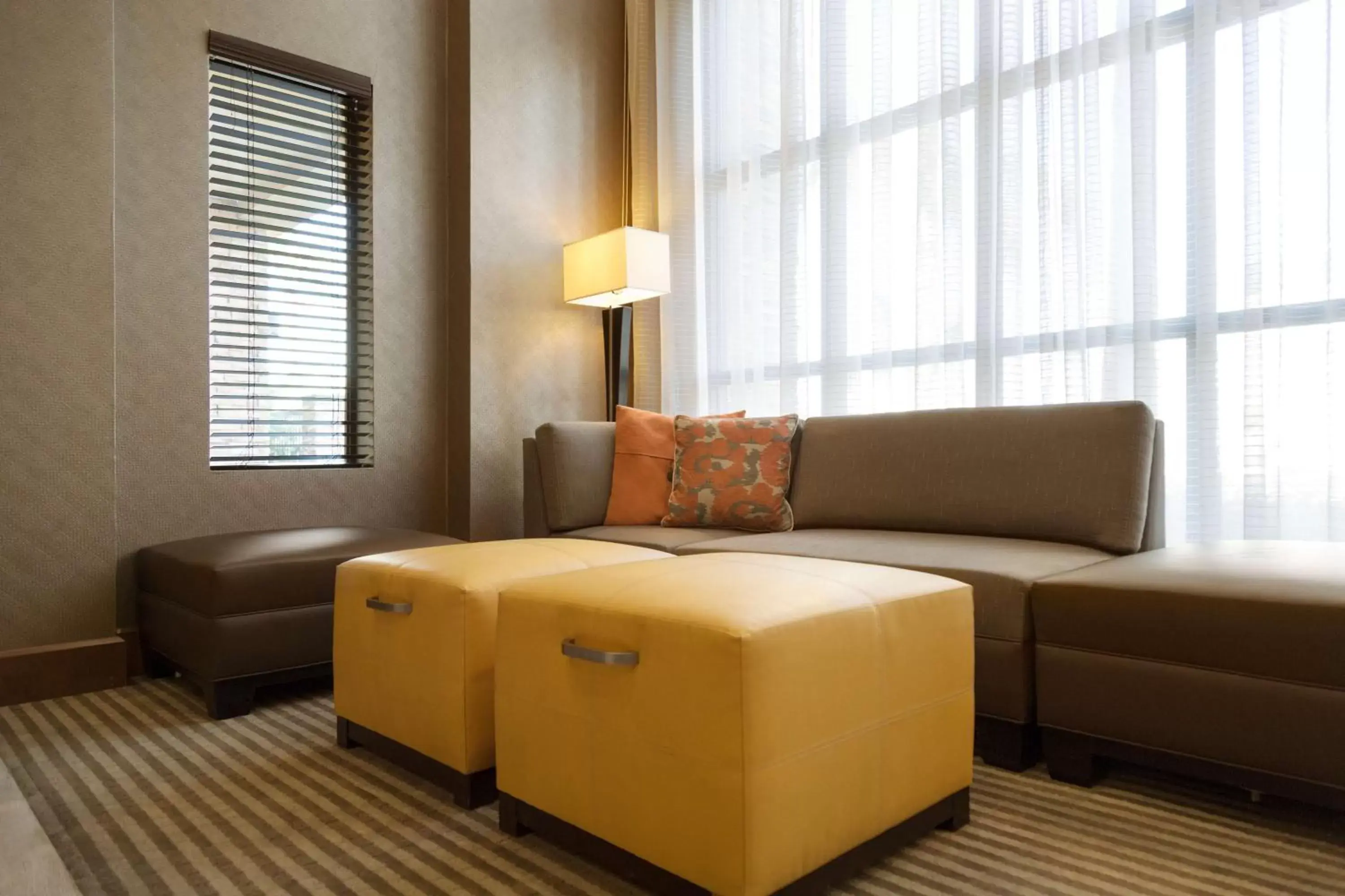 Lobby or reception, Bed in Hampton Inn & Suites Phoenix Glendale-Westgate Lobby or reception, Bed in Hampton Inn & Suites Phoenix Glendale-Westgate
