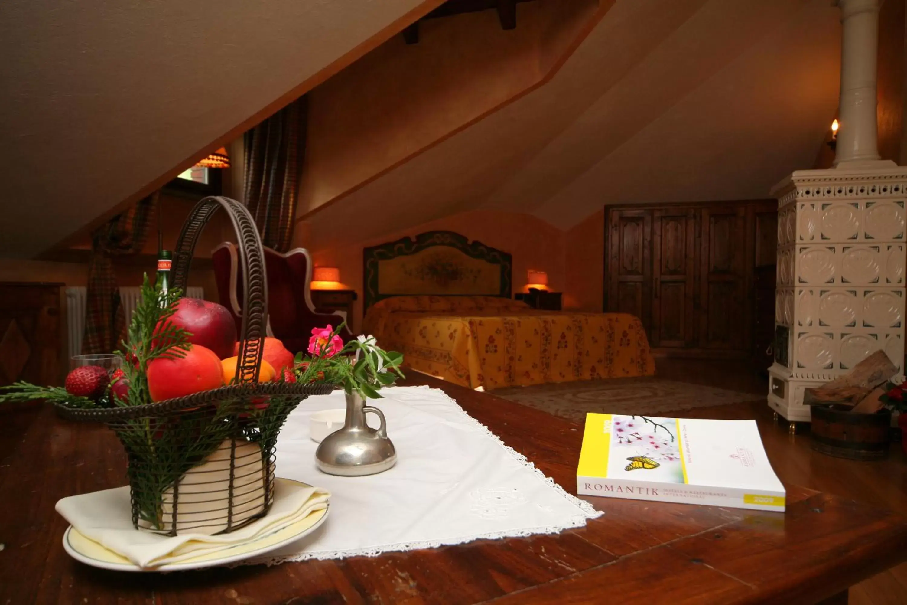 Photo of the whole room, Seating Area in Villa Novecento Romantic Hotel - Estella Hotel Collection