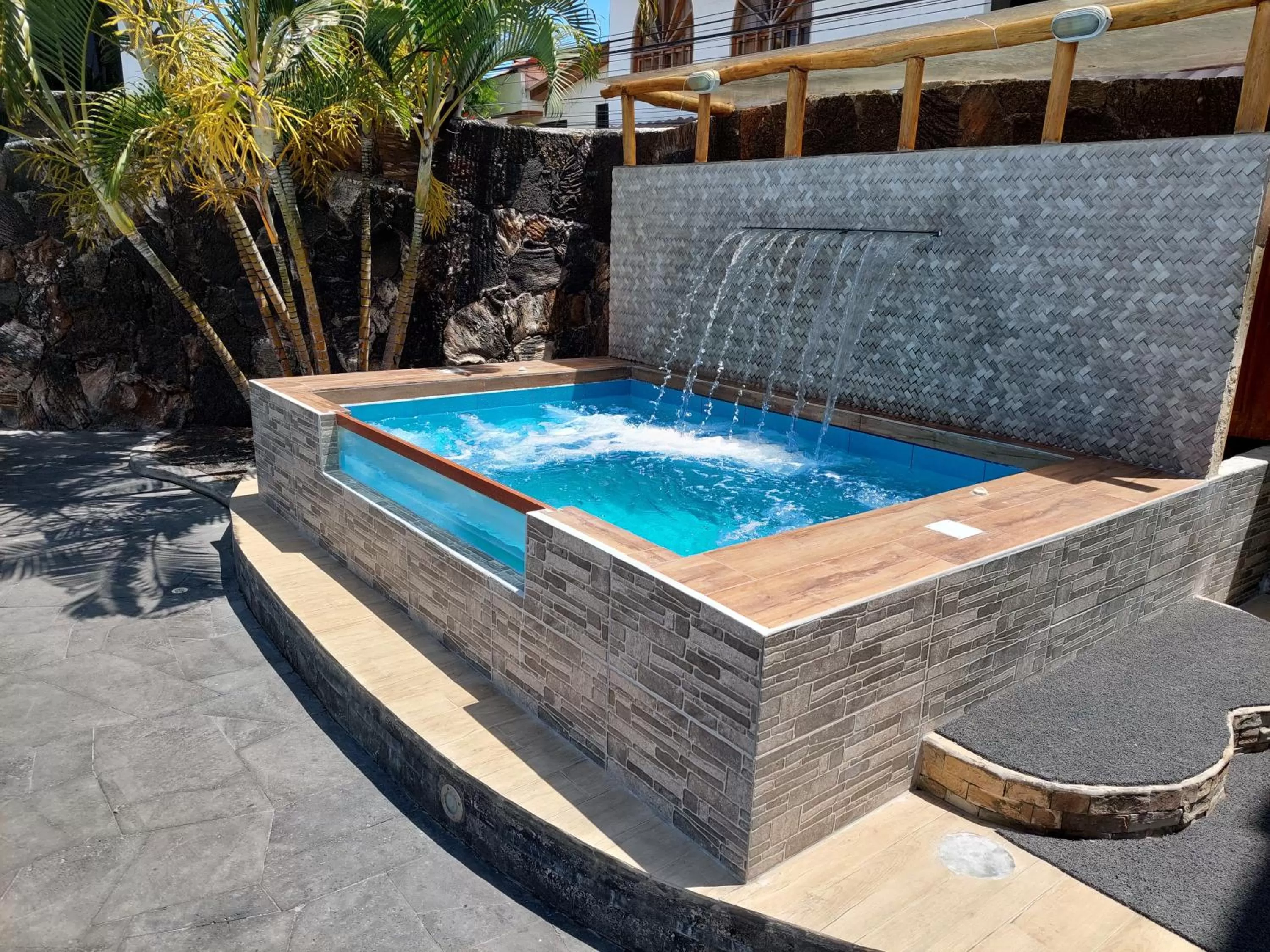 Hot Tub, Swimming Pool in Hotel Las Ninfas