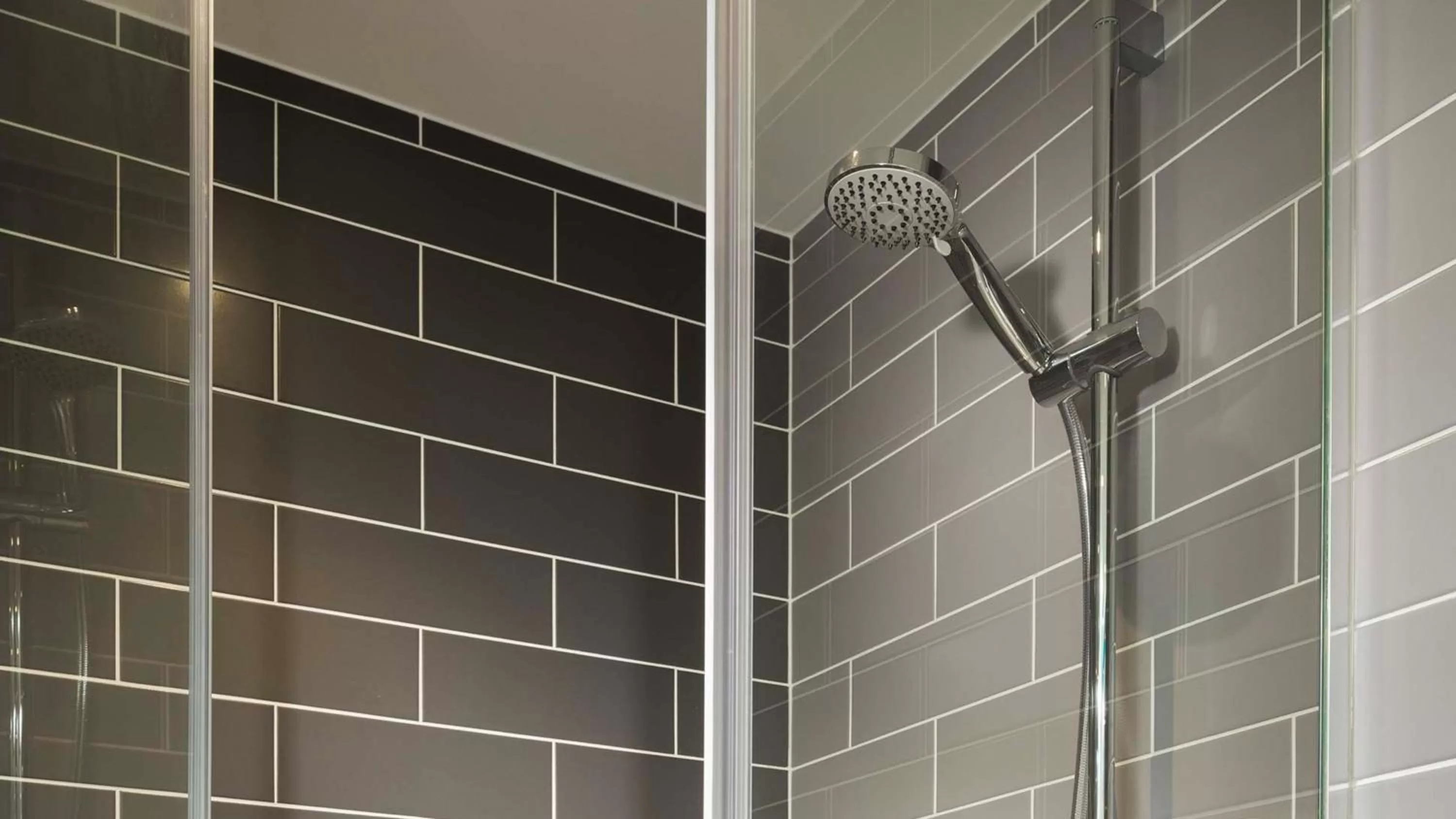 Bathroom in Holiday Inn Express - Manchester - TRAFFORDCITY by IHG