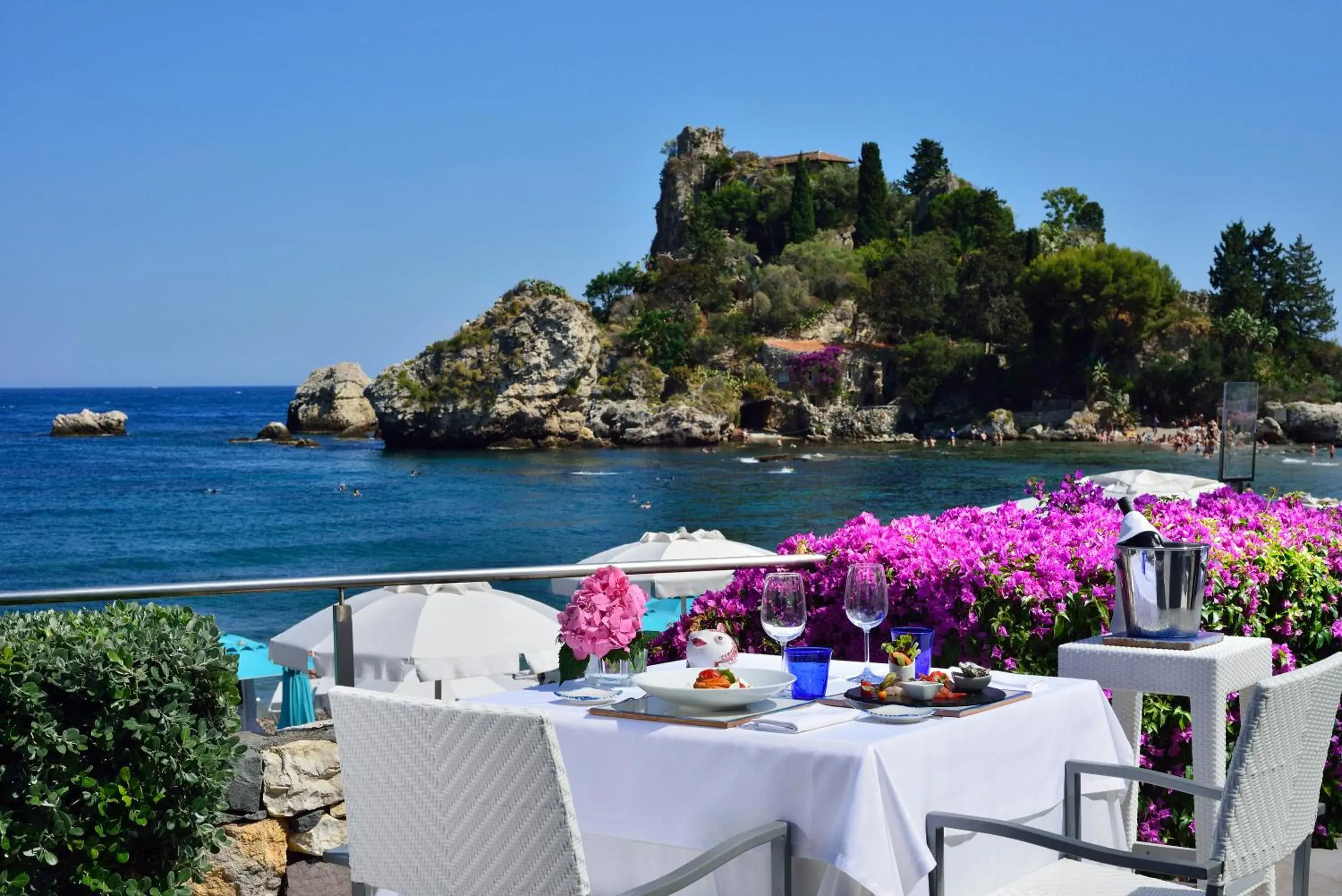 Restaurant/places to eat in La Plage Resort