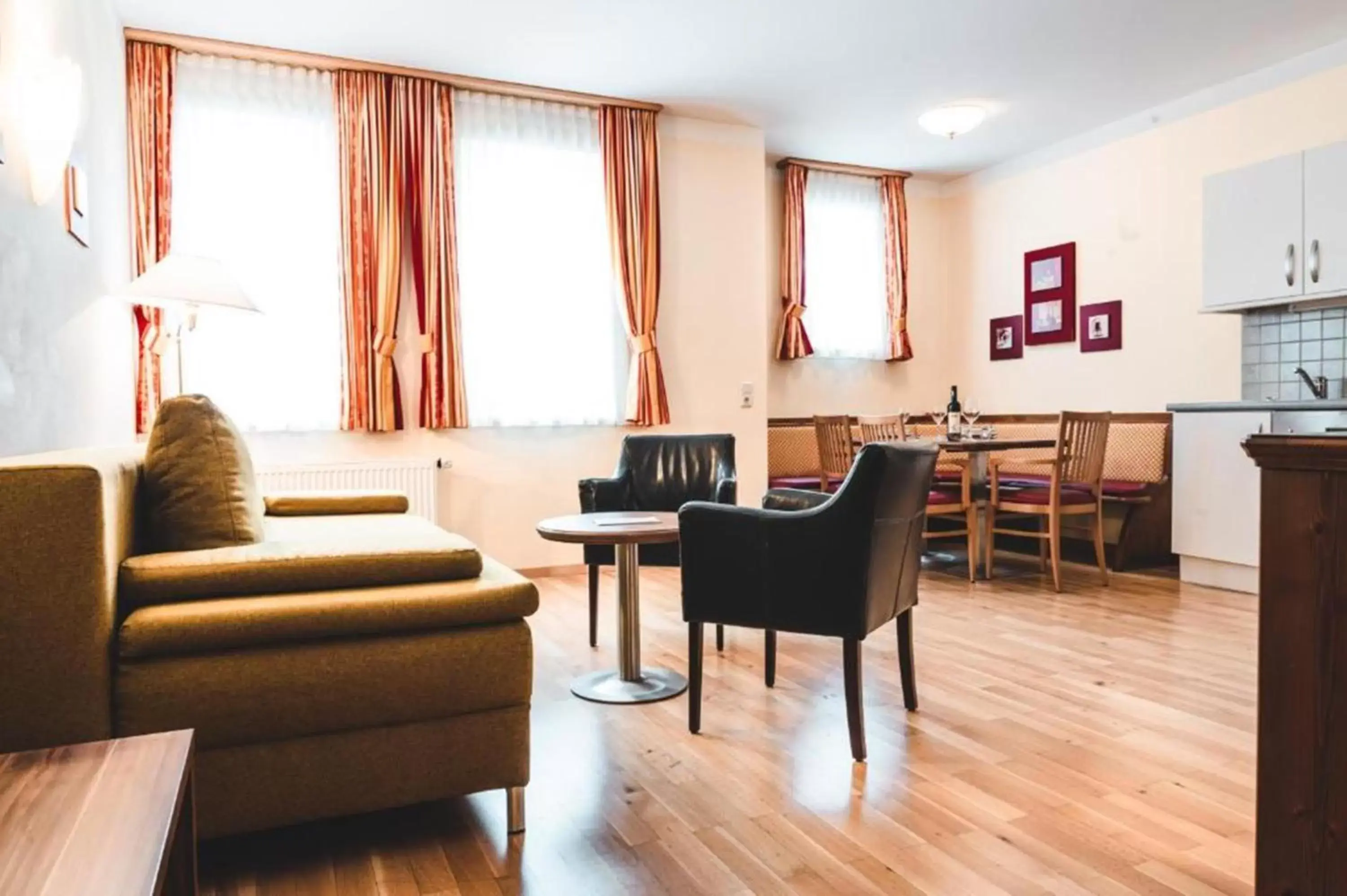 Living room, Seating Area in Cella Central Historic Boutique Hotel