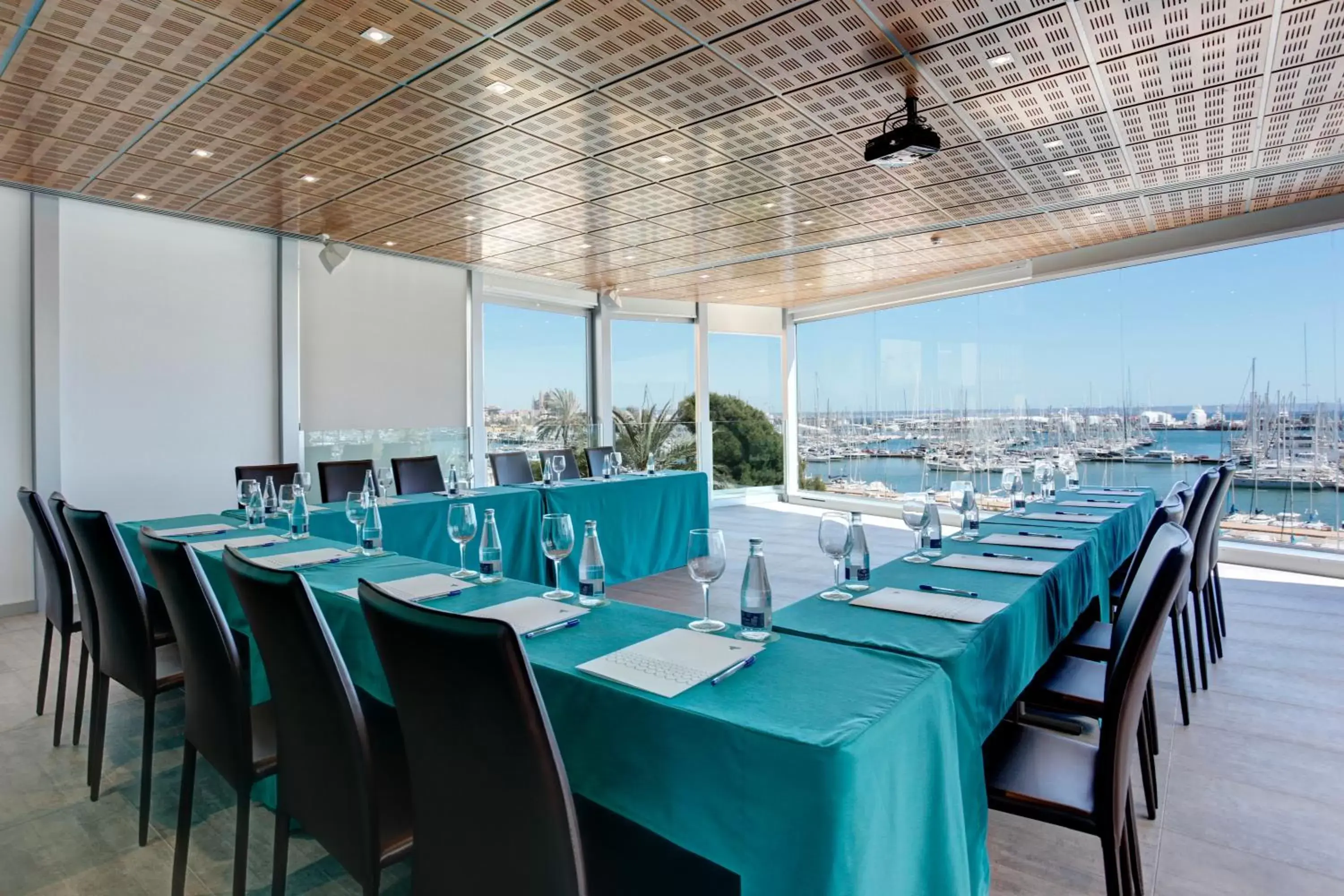 Business facilities in Hotel Costa Azul