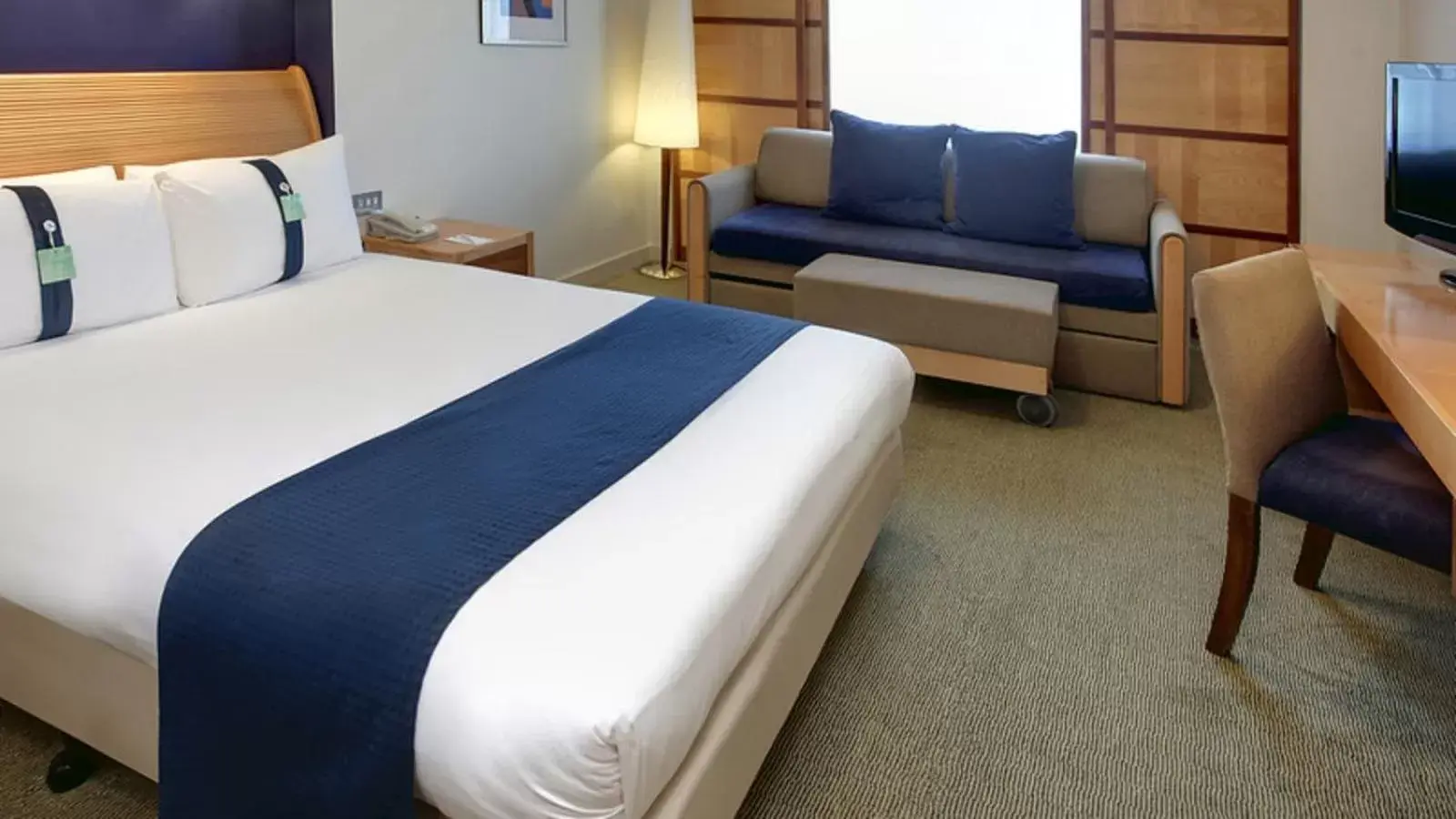 Bedroom, Bed in Holiday Inn Maidstone-Sevenoaks, an IHG Hotel