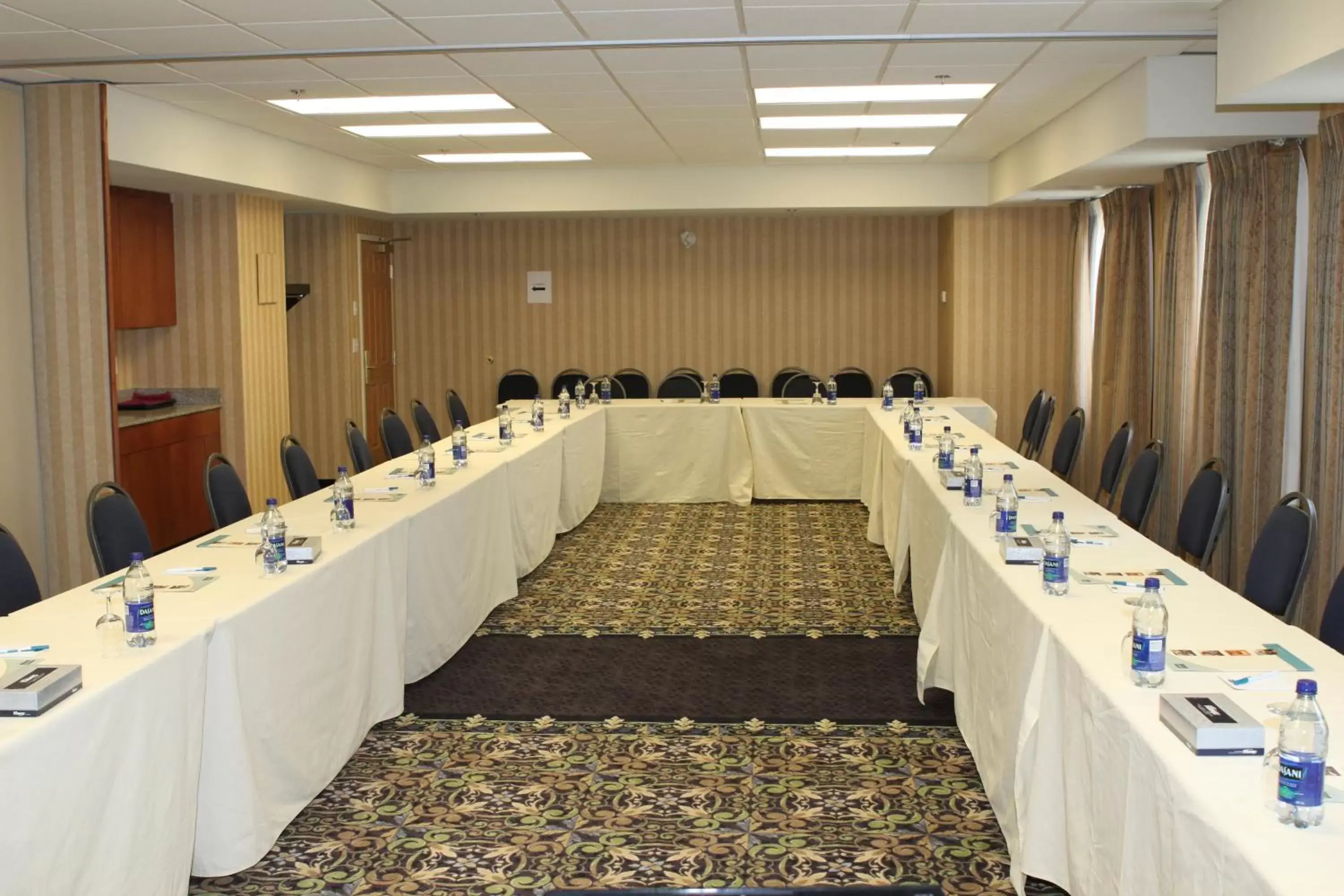 Meeting/conference room in Staybridge Suites - Calgary Airport, an IHG Hotel