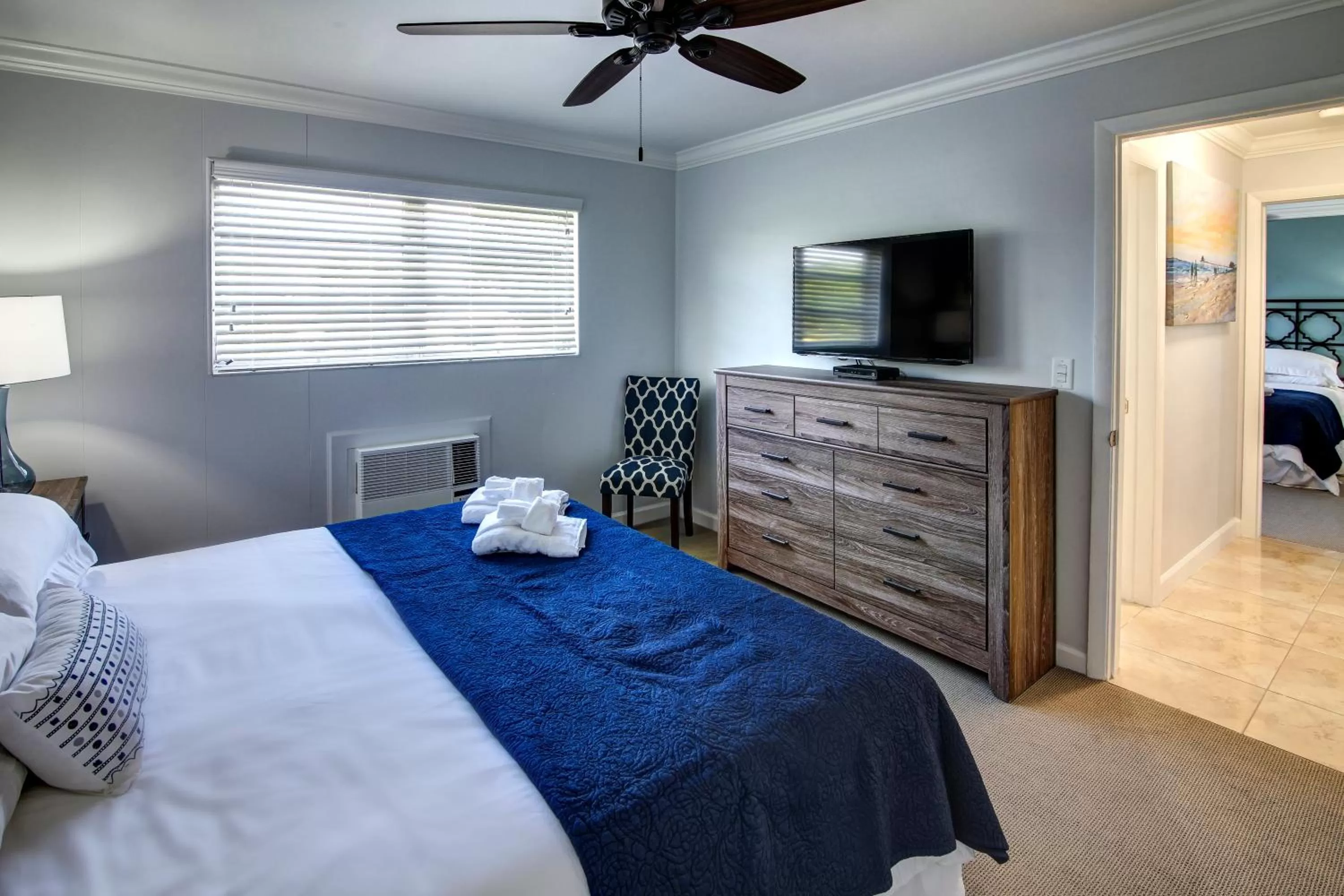 Bedroom, Bed in May-Dee Suites in Florida