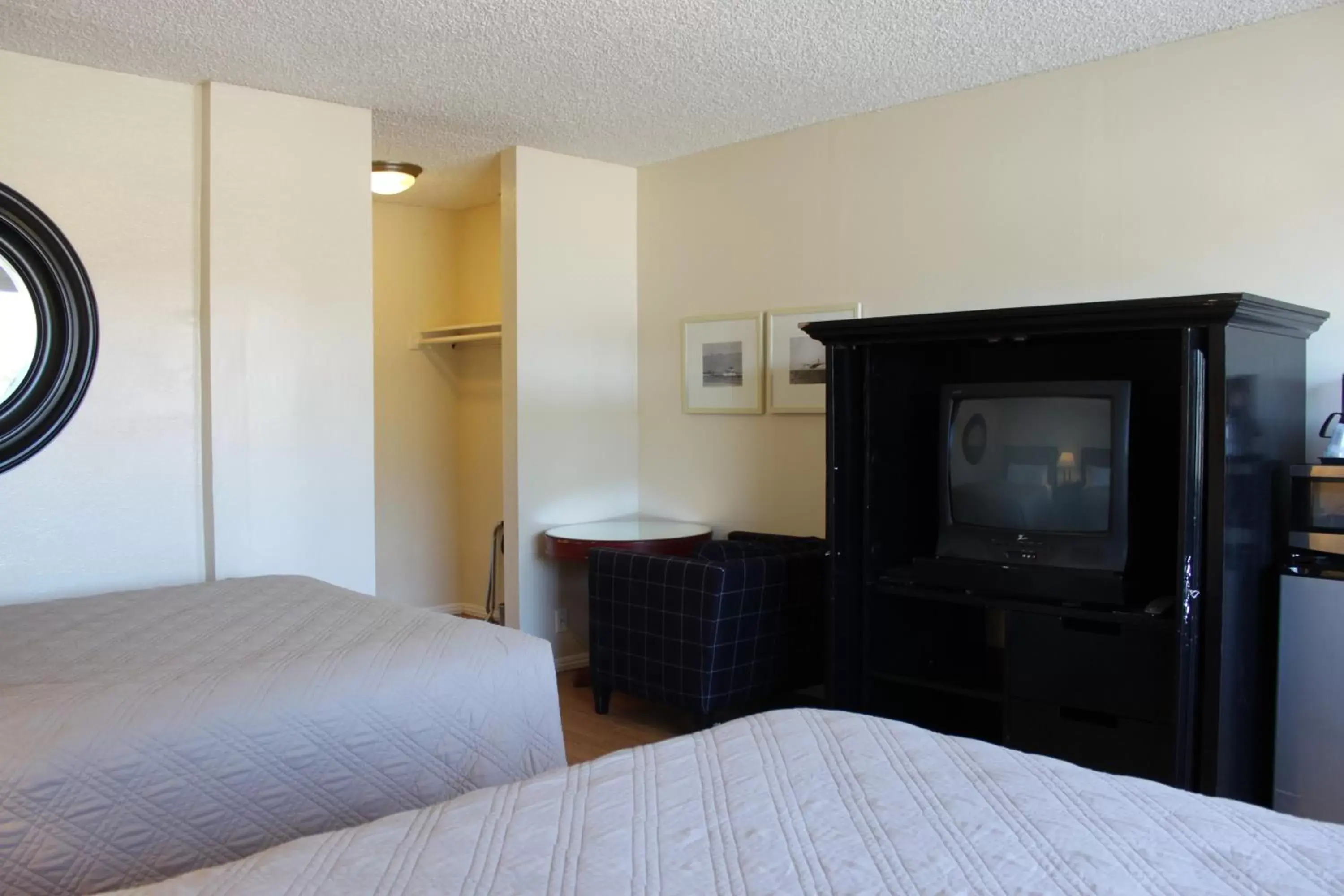 Photo of the whole room, Room Photo in Budget Inn