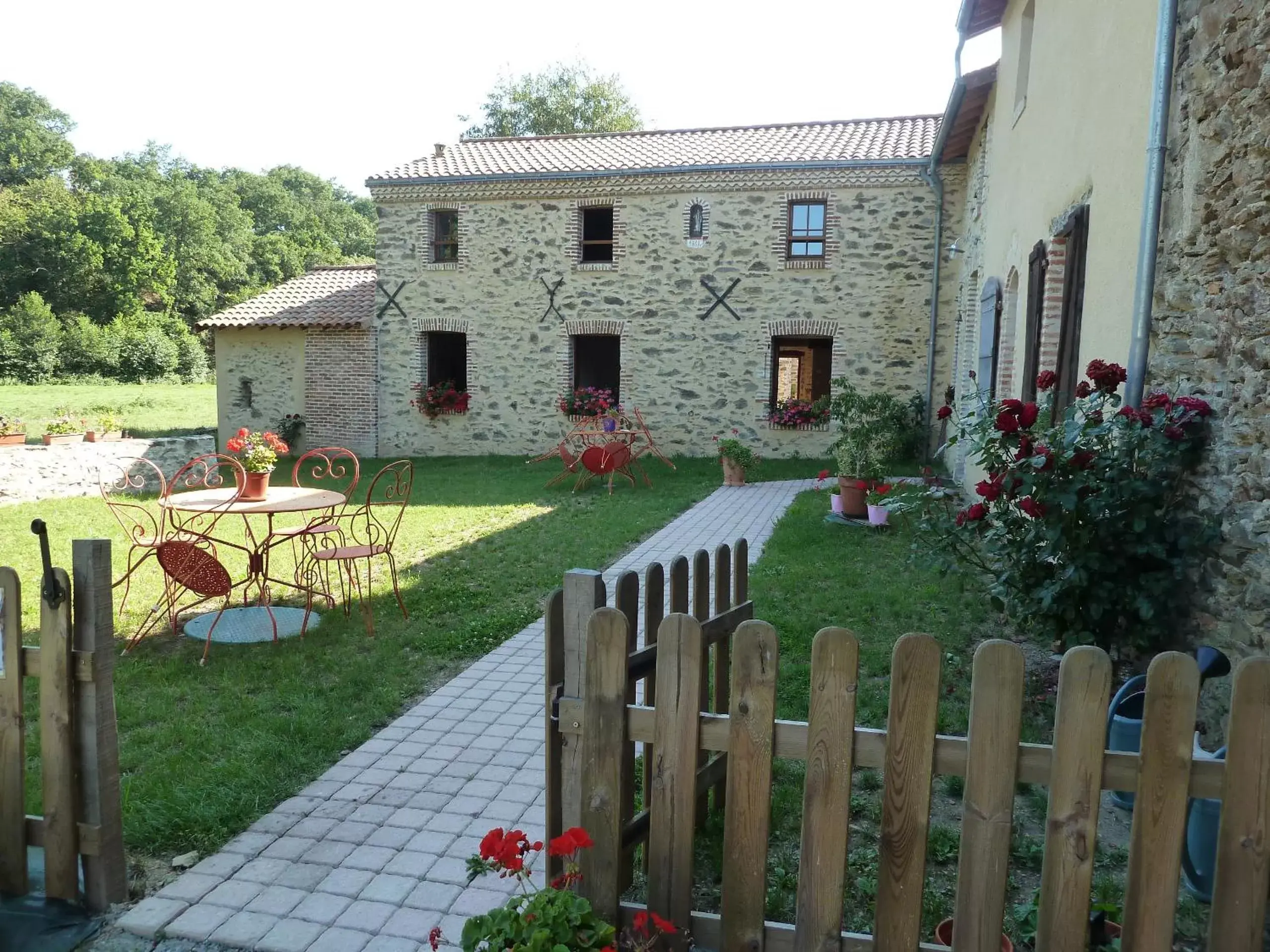 Facade/entrance, Property Building in Moulin de Drapras