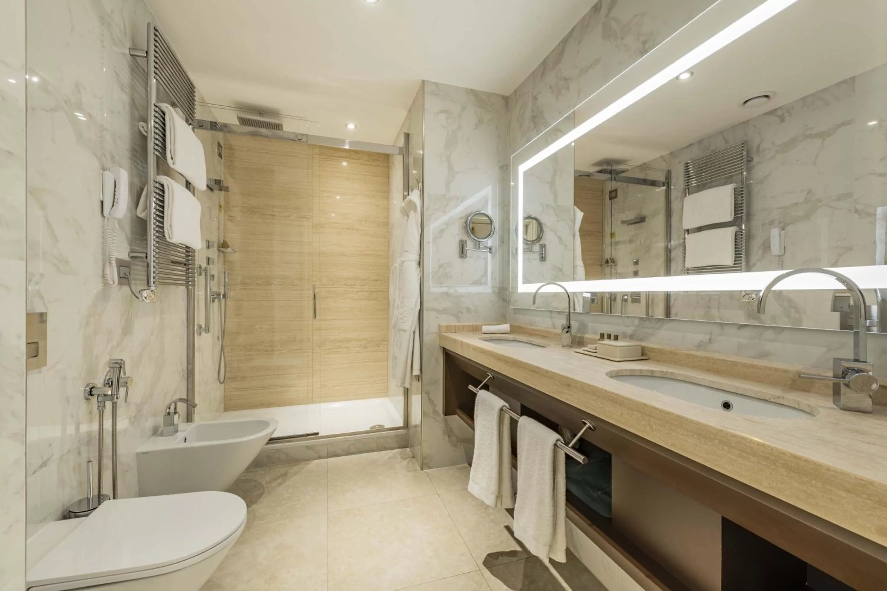 Toilet in Aleph Rome Hotel, Curio Collection By Hilton